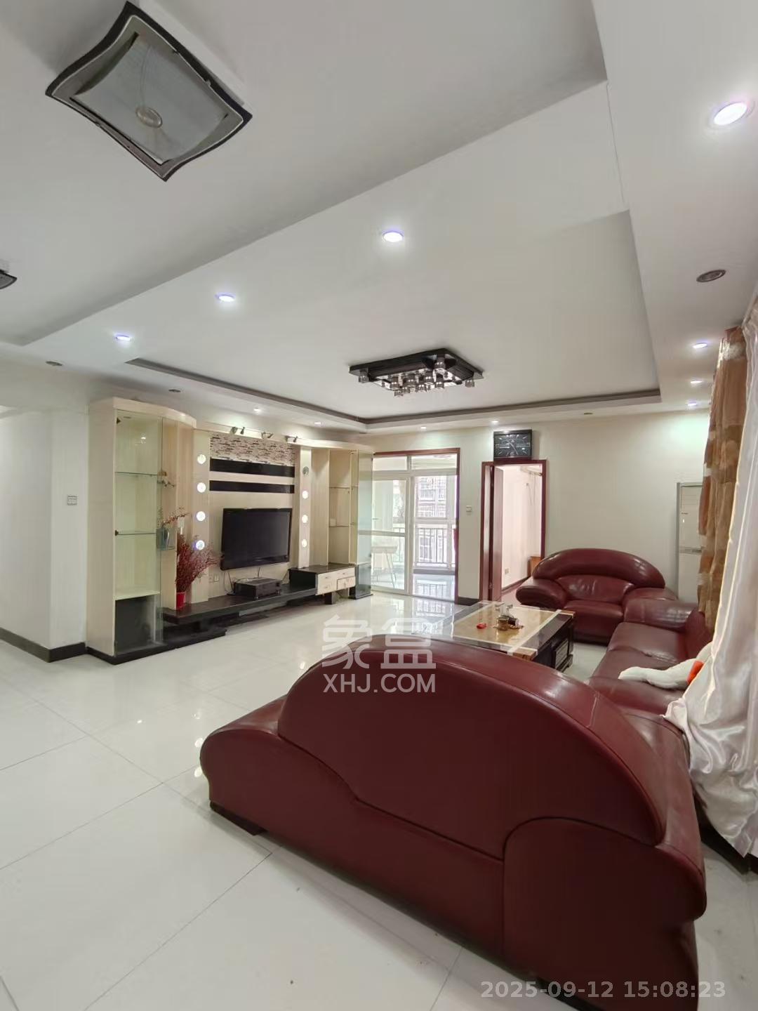 未来现代城  4室2厅2卫    1900.0元/月 未来现代城  4室2厅2卫    1900.0元/月