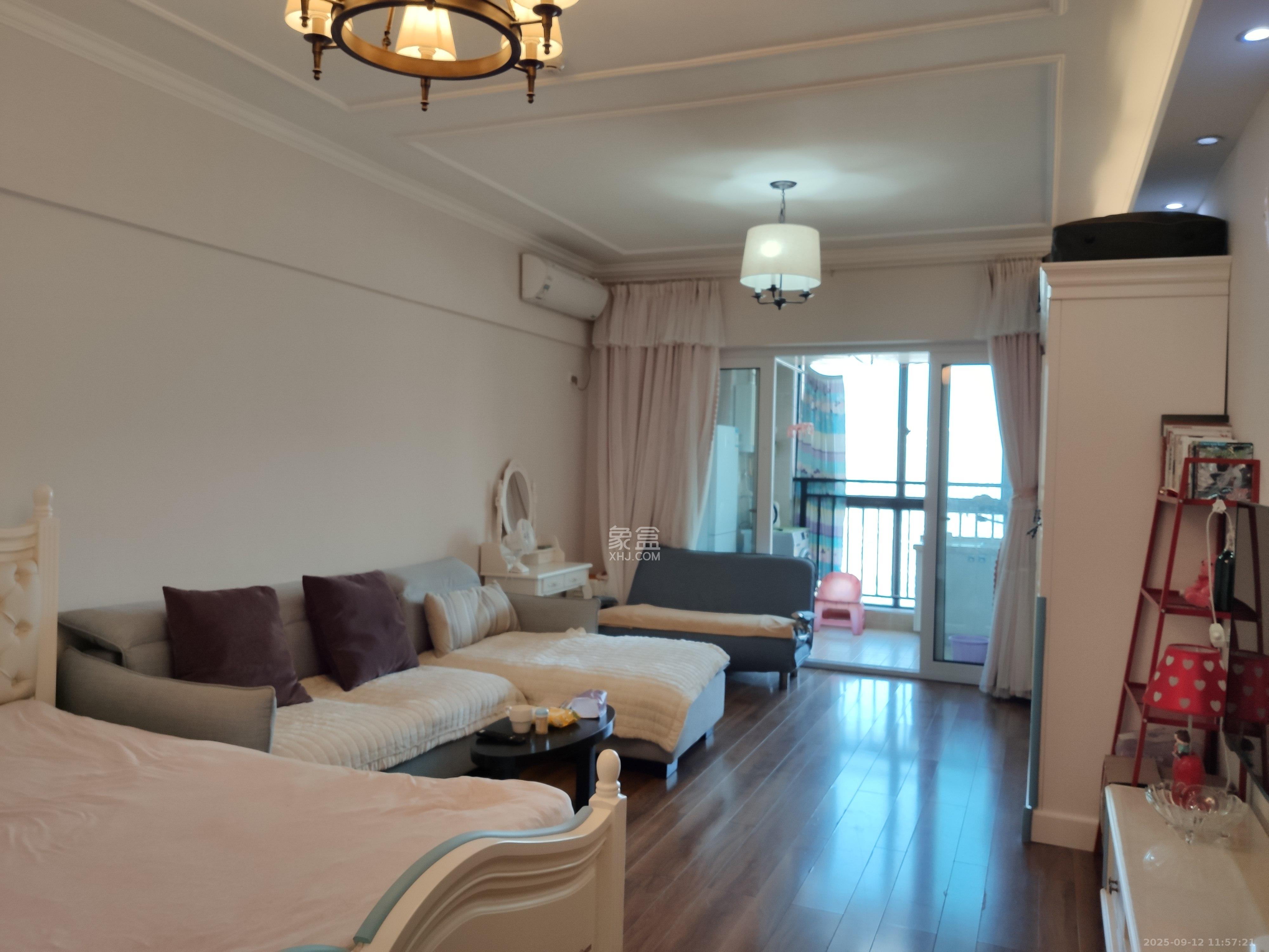 山水湾  1室1厅1卫    1600.0元/月室内图