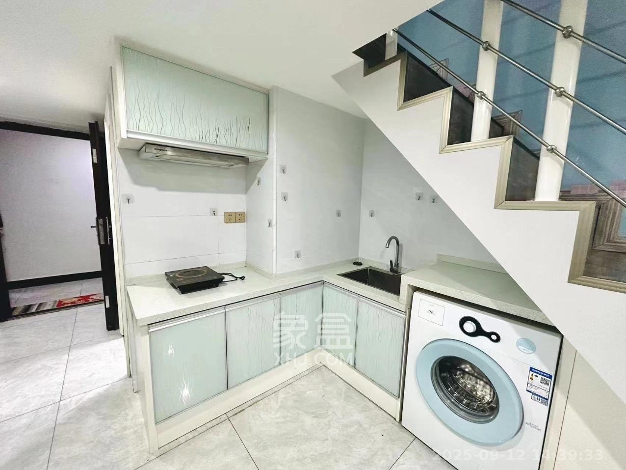 裕天国际商汇中心 1室0厅0卫 1400.0元/月 裕天国际商汇中心 1室0厅0卫 1400.0元/月室内图