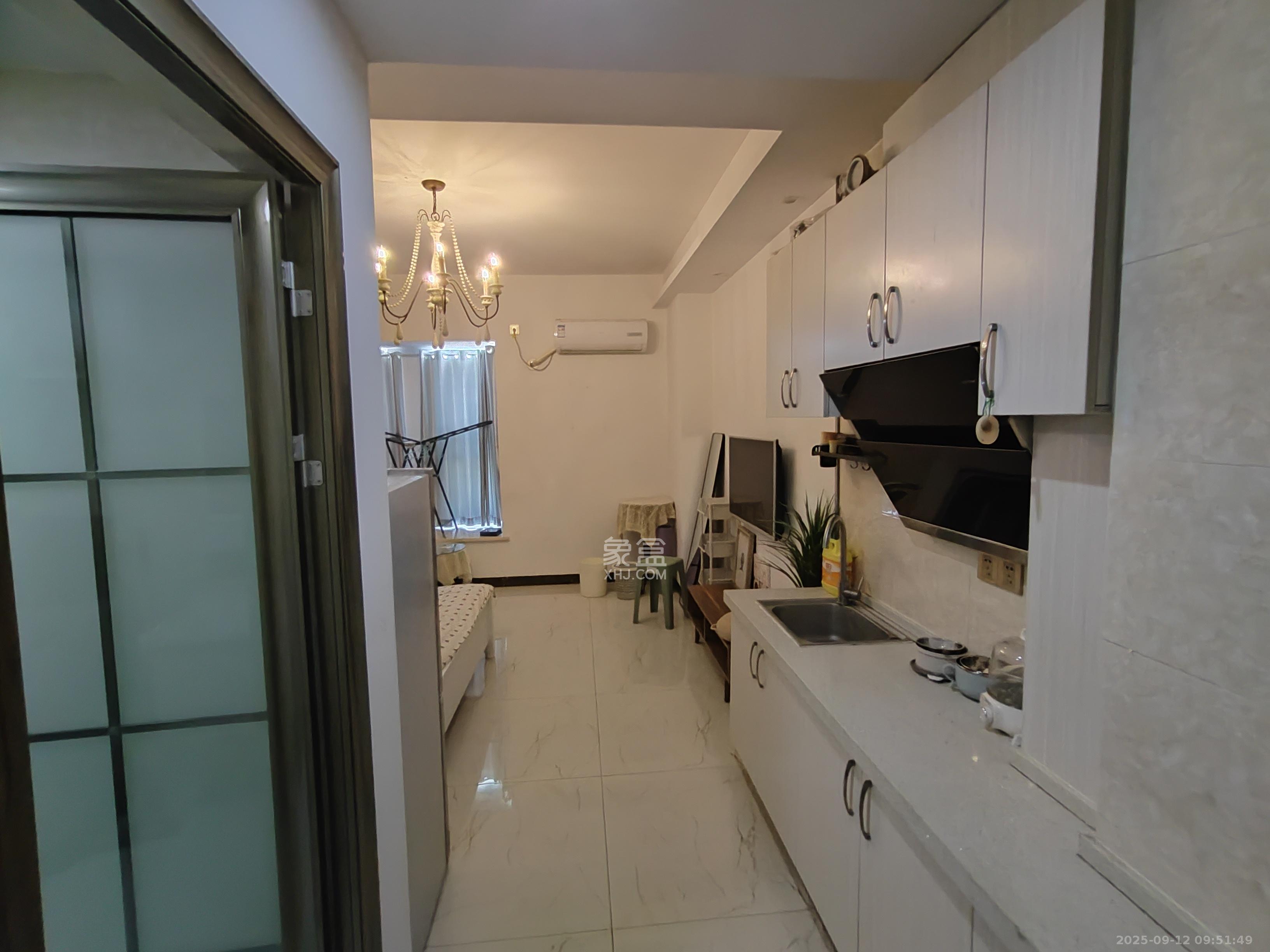 众东国际  1室1厅1卫    1800.0元/月 众东国际  1室1厅1卫    1800.0元/月室内图1