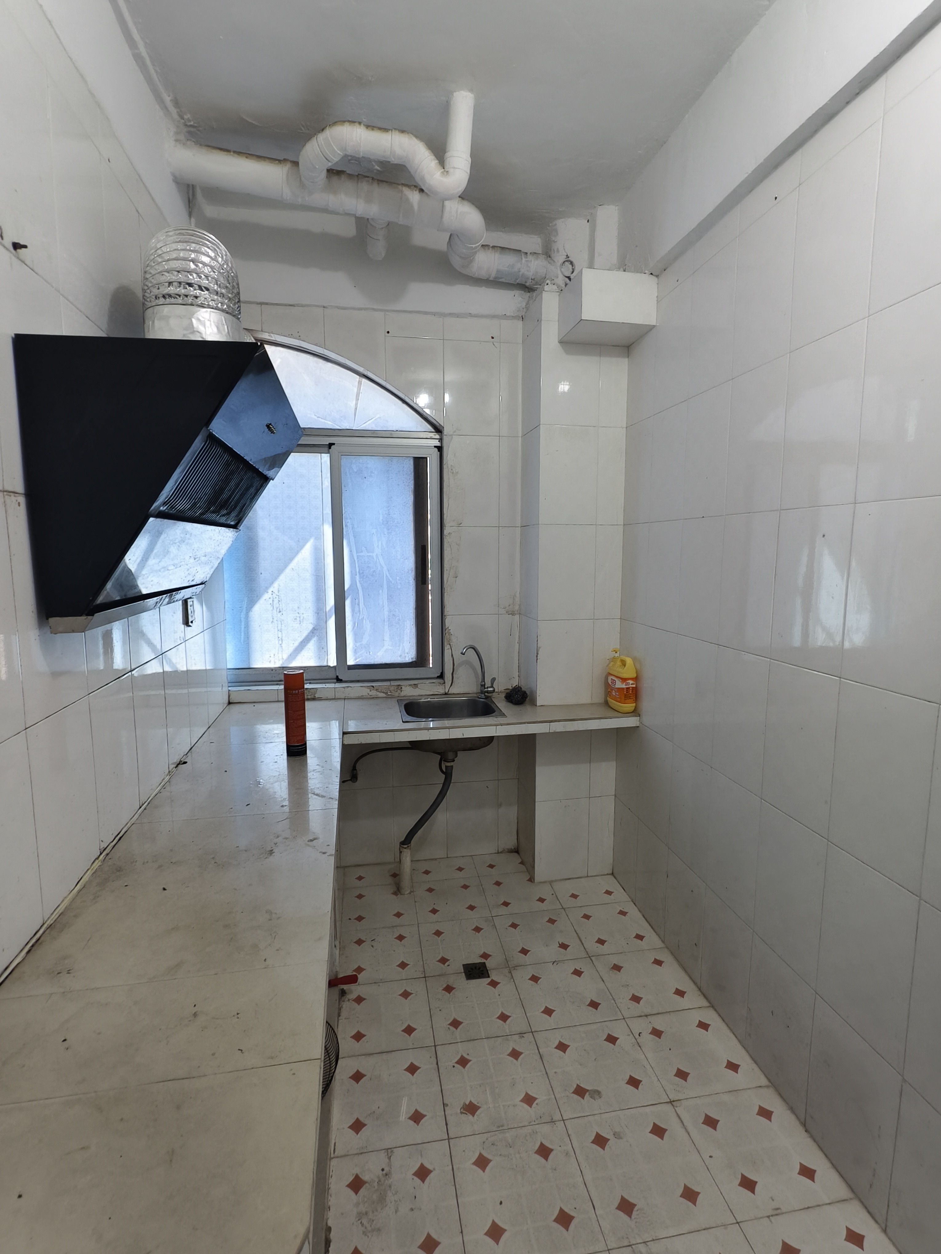 海富大厦  2室1厅1卫    1700.0元/月 海富大厦  2室1厅1卫    1700.0元/月室内图