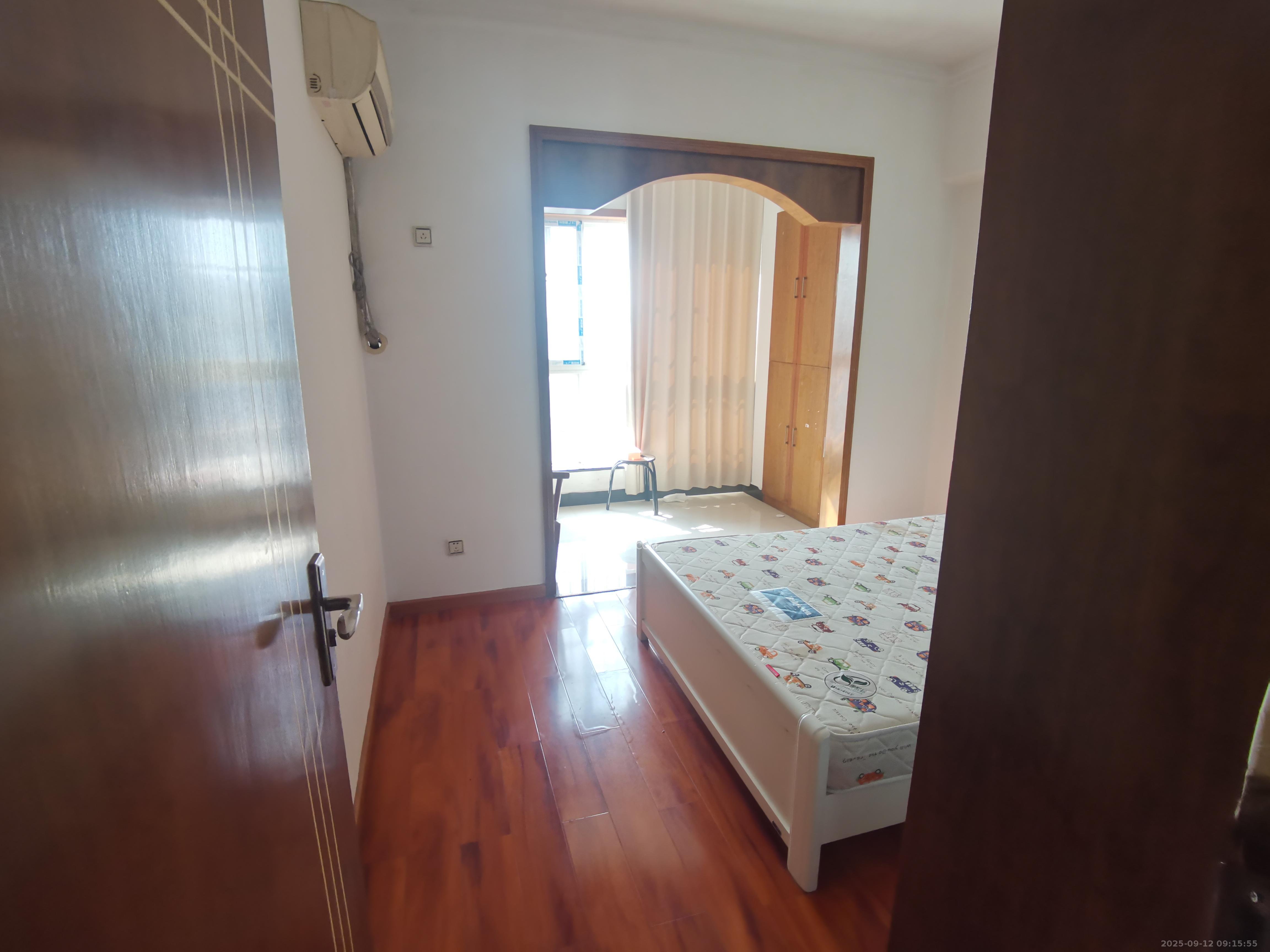 开源鑫阁  3室2厅2卫    2000.0元/月室内图