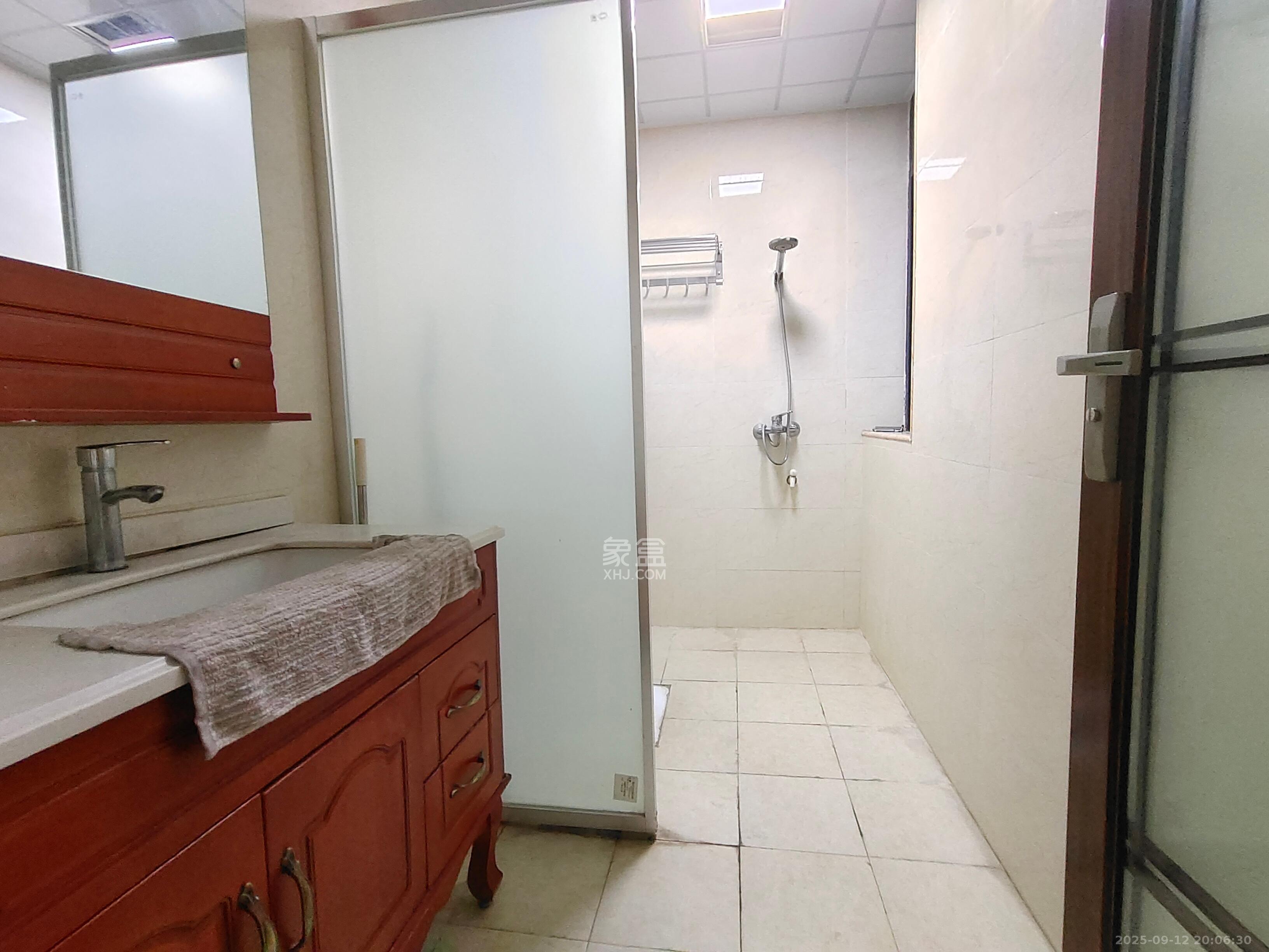 中隆国际御玺 4室2厅3卫 5800.0元/月 中隆国际御玺 4室2厅3卫 5800.0元/月室内图