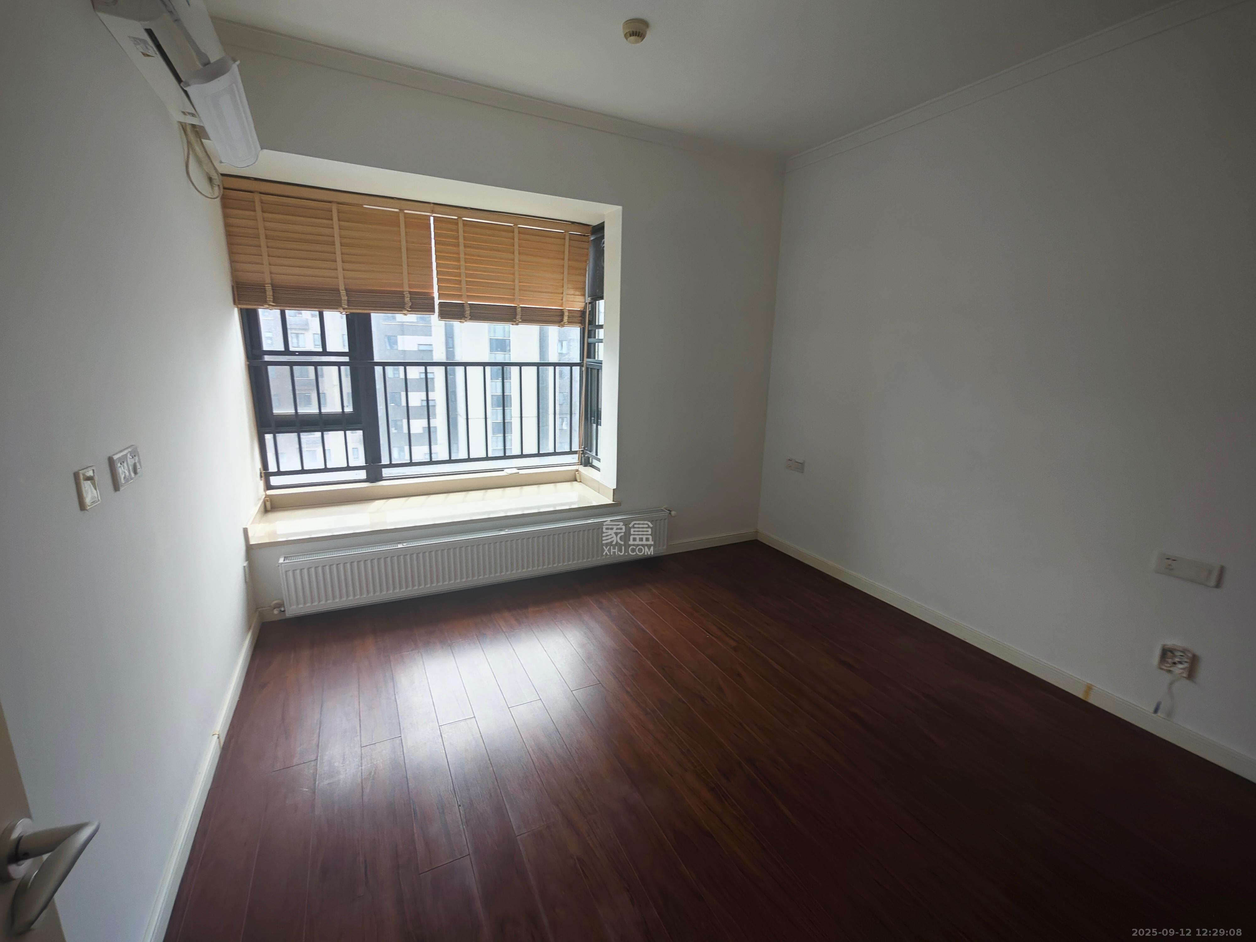 万科里金域国际  4室2厅2卫    5330.0元/月室内图