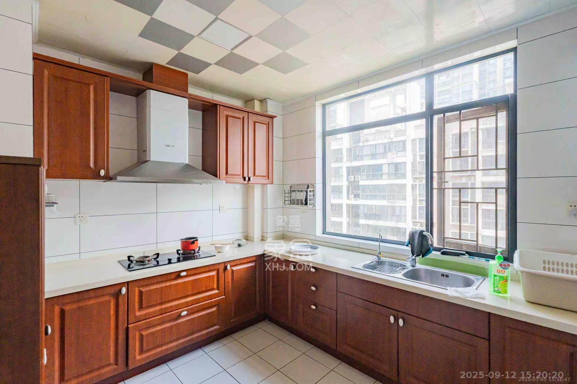 归心苑  5室2厅3卫    5200.0元/月室内图