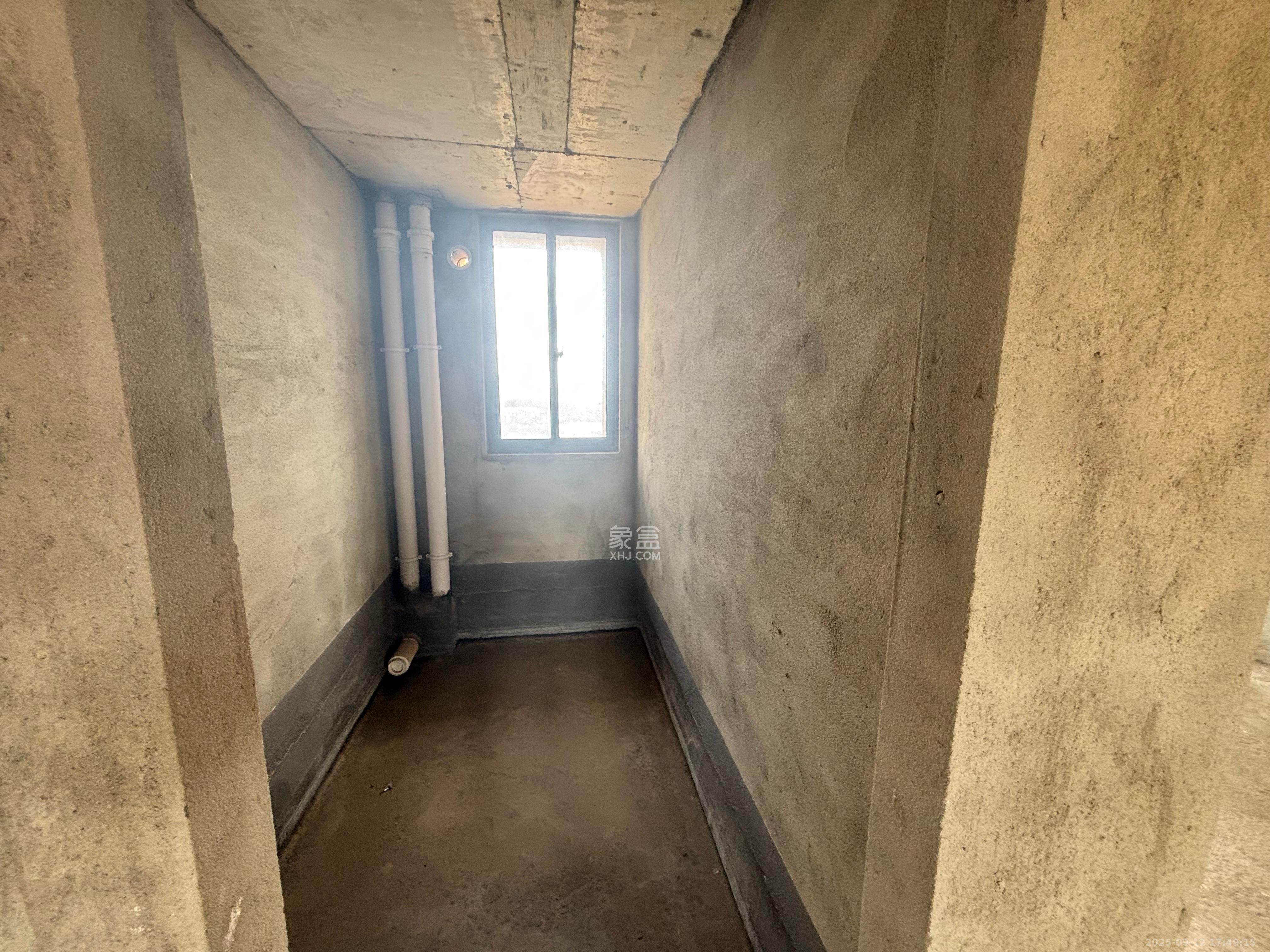 西湖鸿运佳苑 4室2厅2卫 1200.0元/月 西湖鸿运佳苑 4室2厅2卫 1200.0元/月室内图