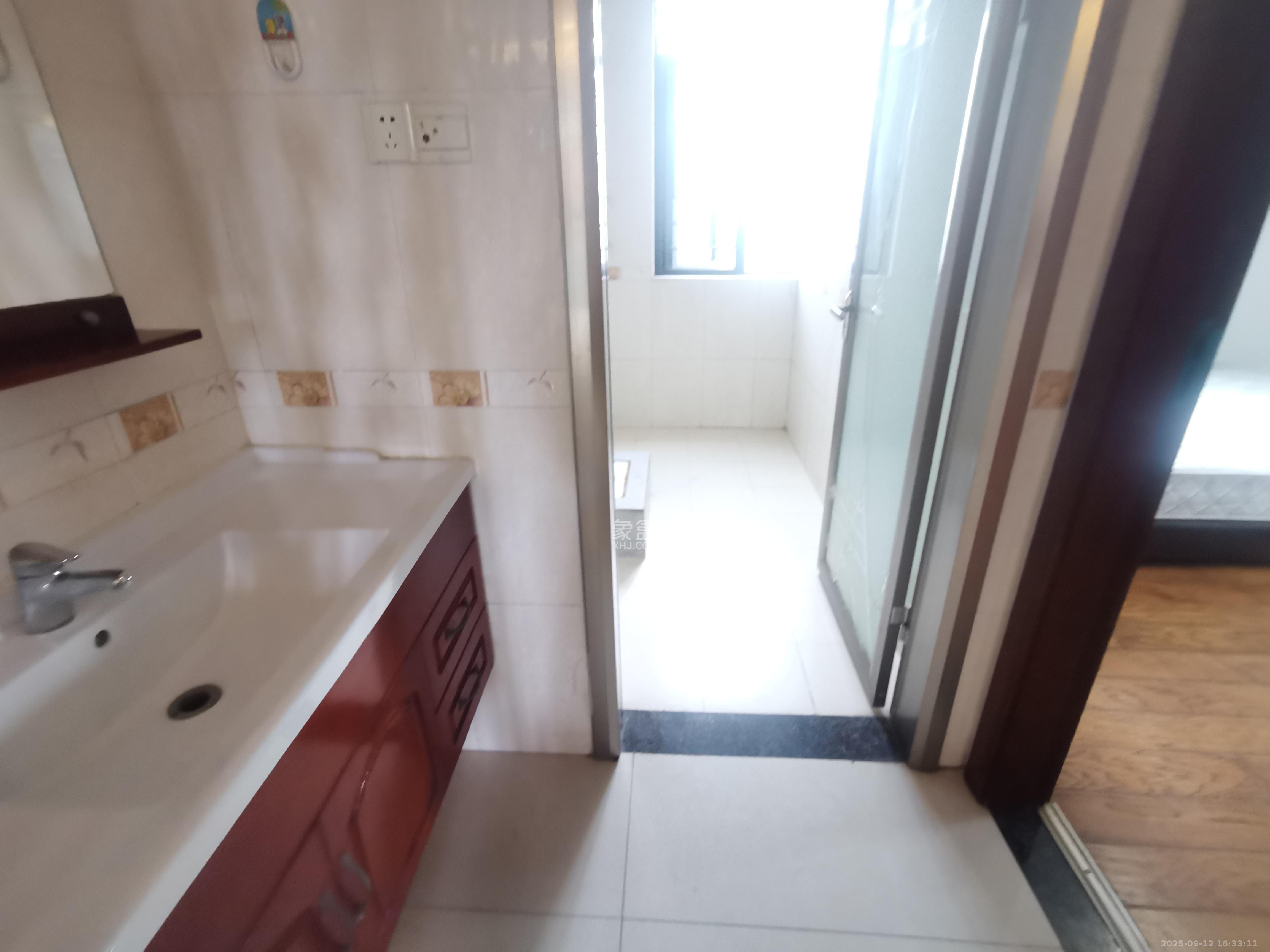 西城龙庭 4室2厅2卫 3000.0元/月 西城龙庭 4室2厅2卫 3000.0元/月室内图