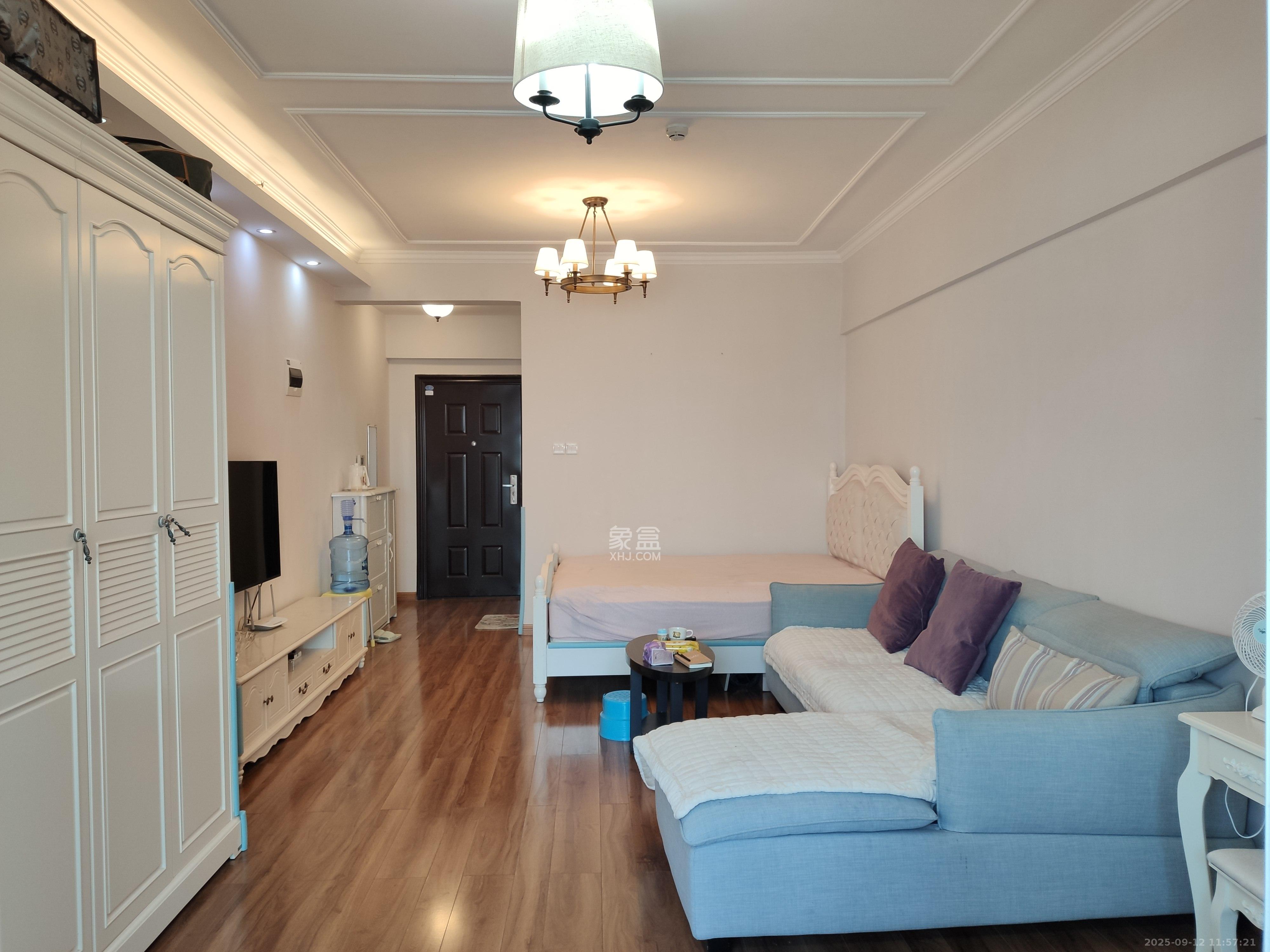 山水湾  1室1厅1卫    1600.0元/月室内图