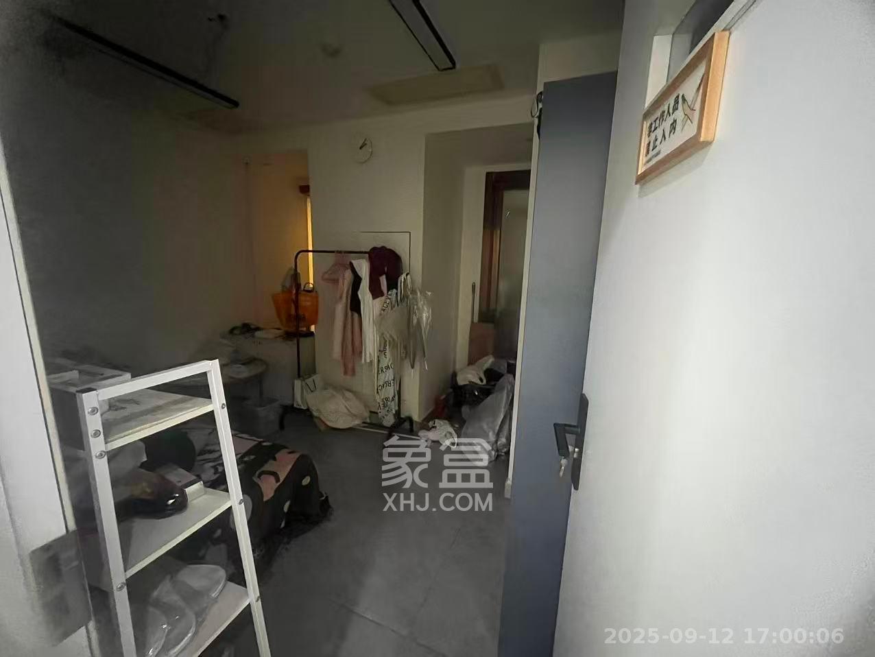 万坤图财富广场  1室1厅1卫   8500.00元/月