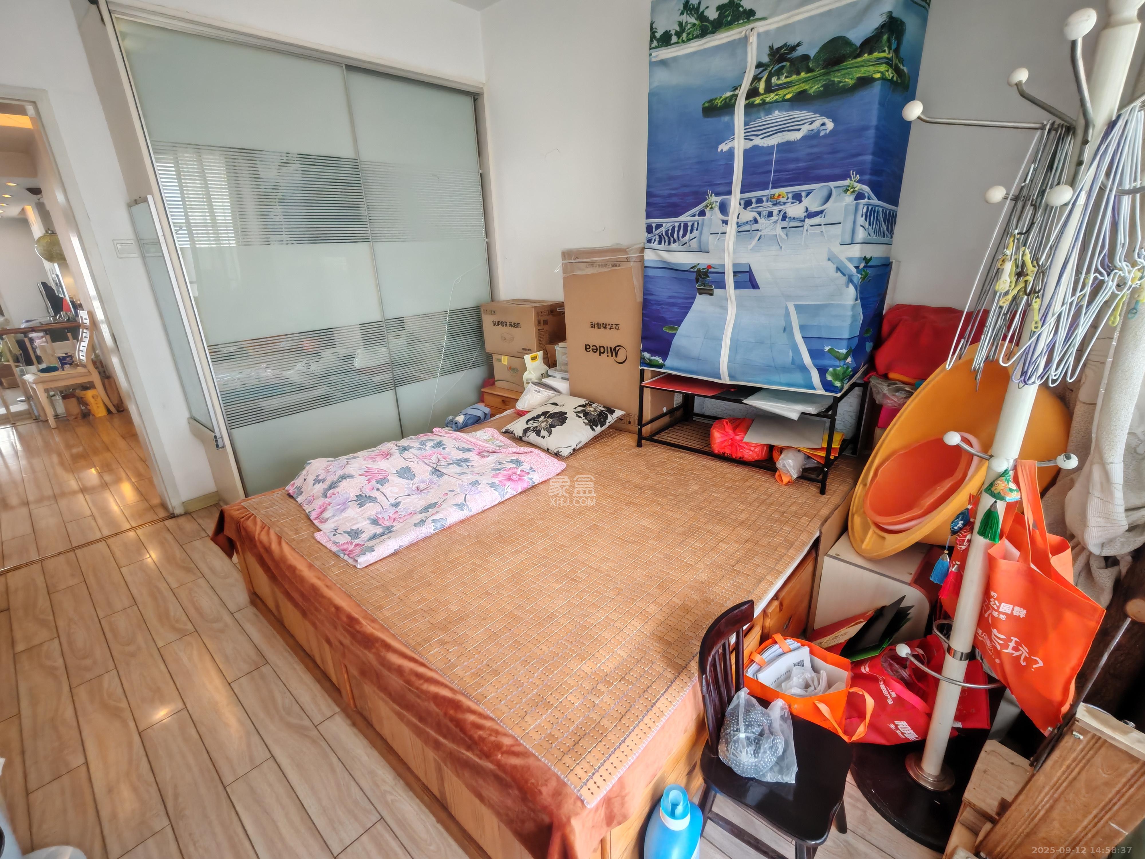 星语林名园  3室2厅2卫    2000.0元/月室内图