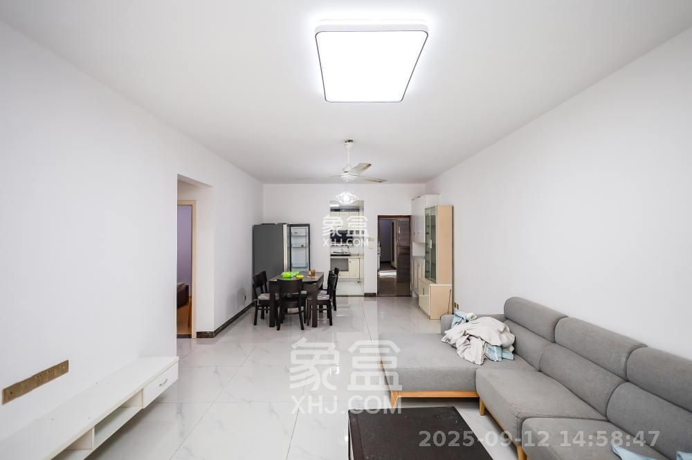 枫雅名苑 2室2厅1卫 2000.0元/月 枫雅名苑 2室2厅1卫 2000.0元/月室内图