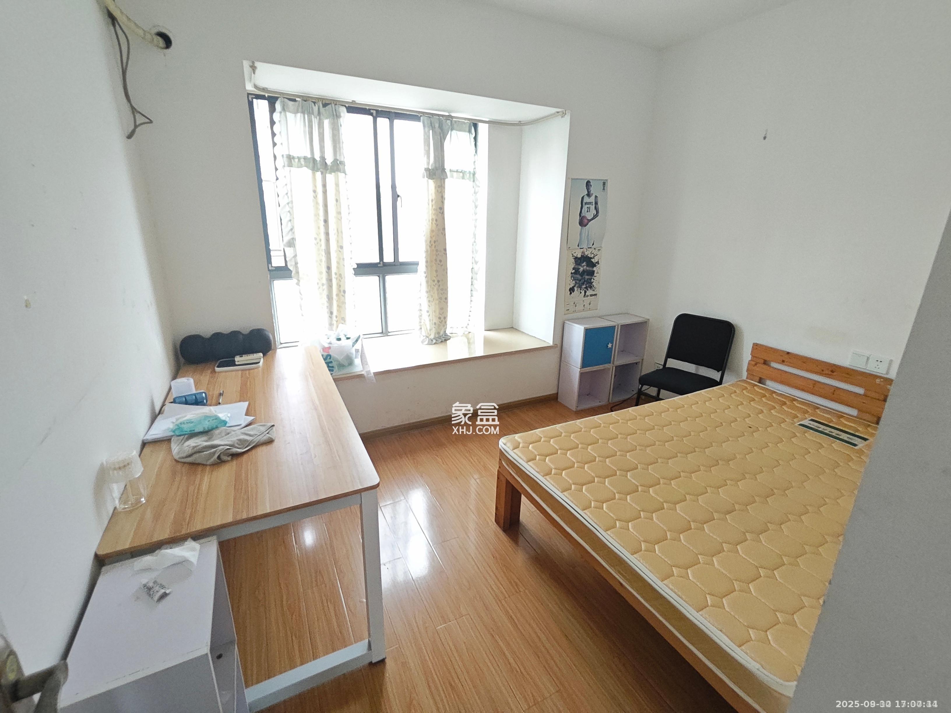 鑫天御景湾 2室2厅2卫 1800.0元/月 鑫天御景湾 2室2厅2卫 1800.0元/月室内图