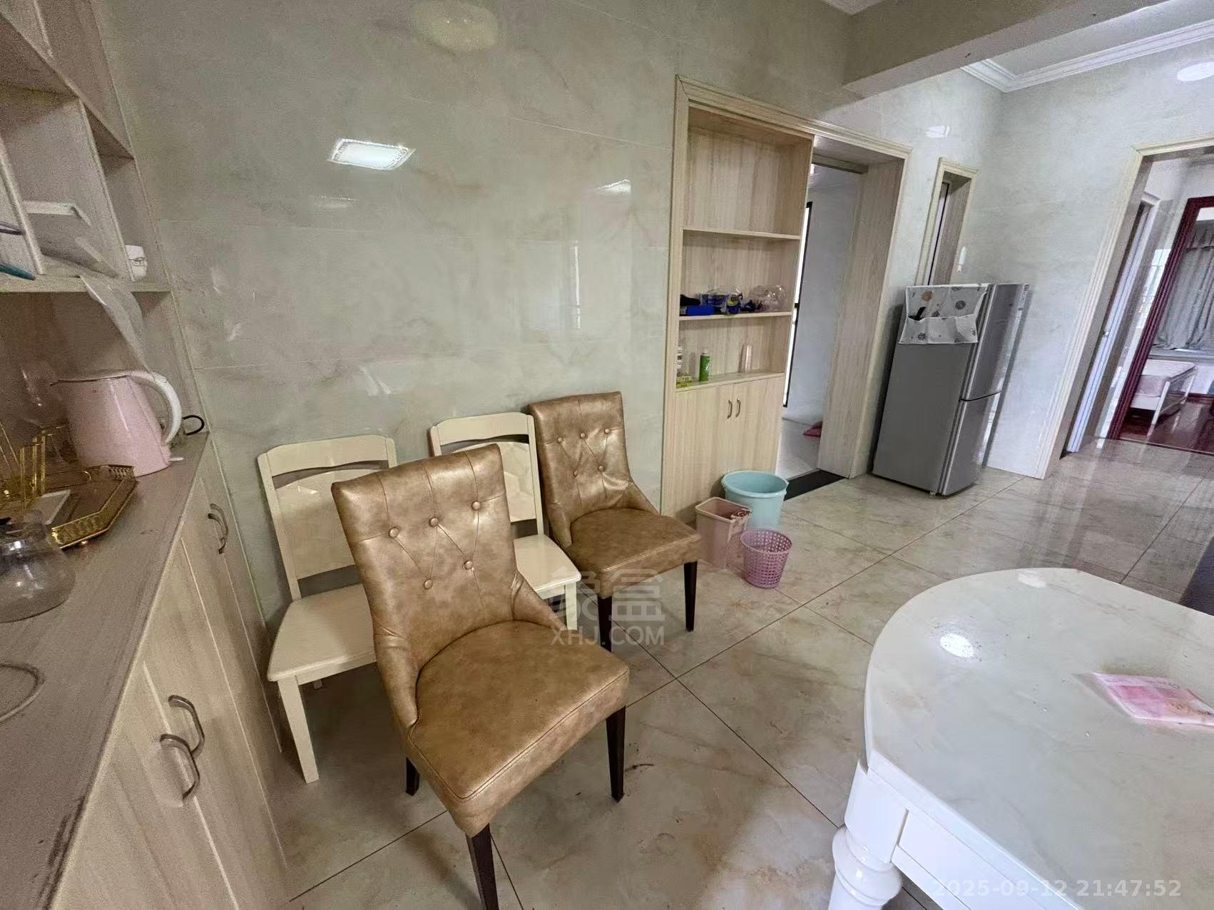 美的城二期 2室2厅1卫 1600.0元/月 美的城二期 2室2厅1卫 1600.0元/月室内图