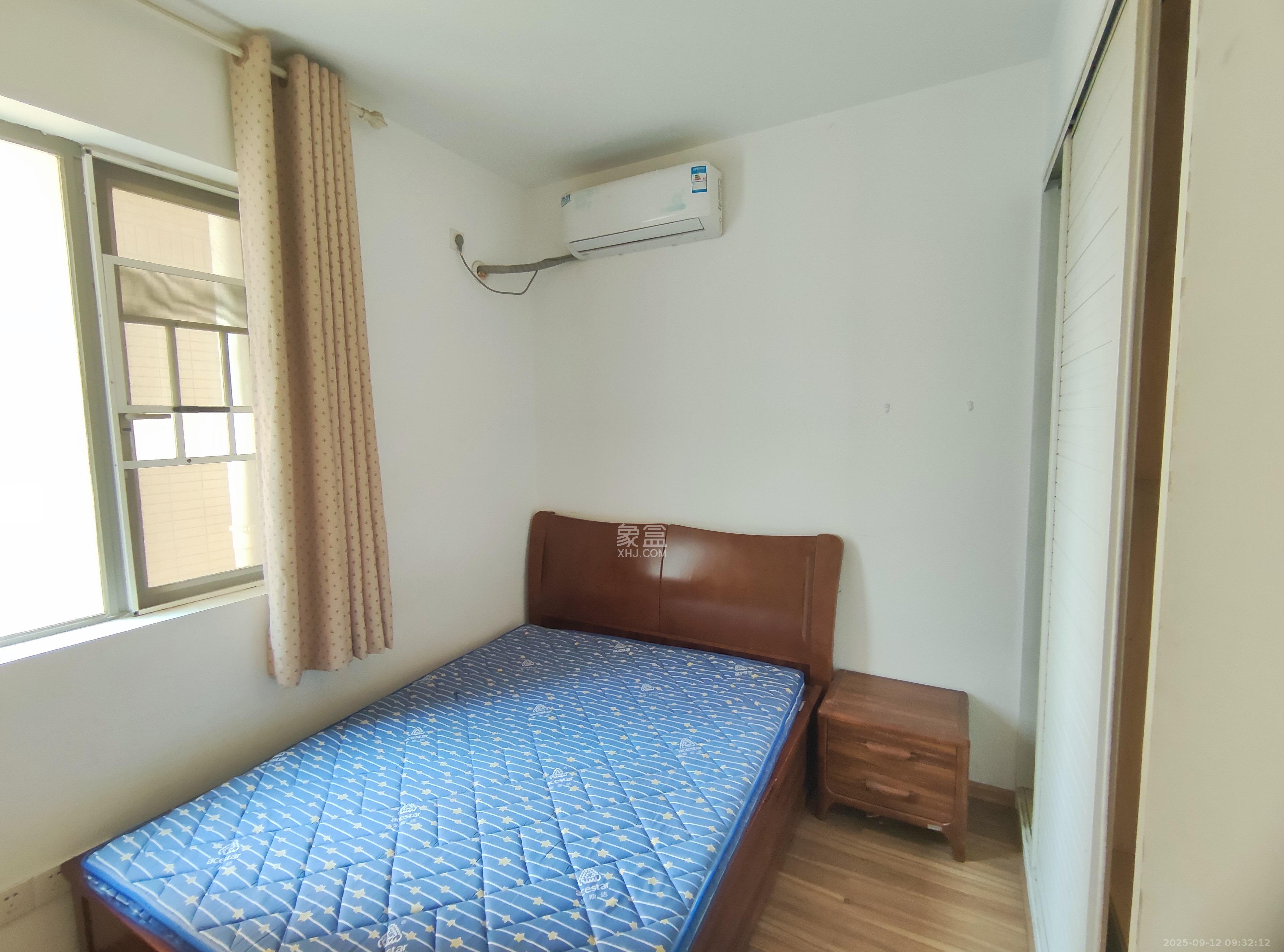 新城新世界一二三期  2室2厅1卫    2400.0元/月室内图