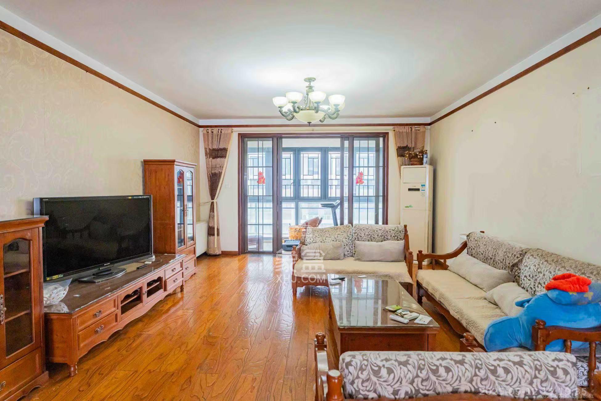 归心苑 5室2厅3卫 5200.0元/月 归心苑 5室2厅3卫 5200.0元/月室内图