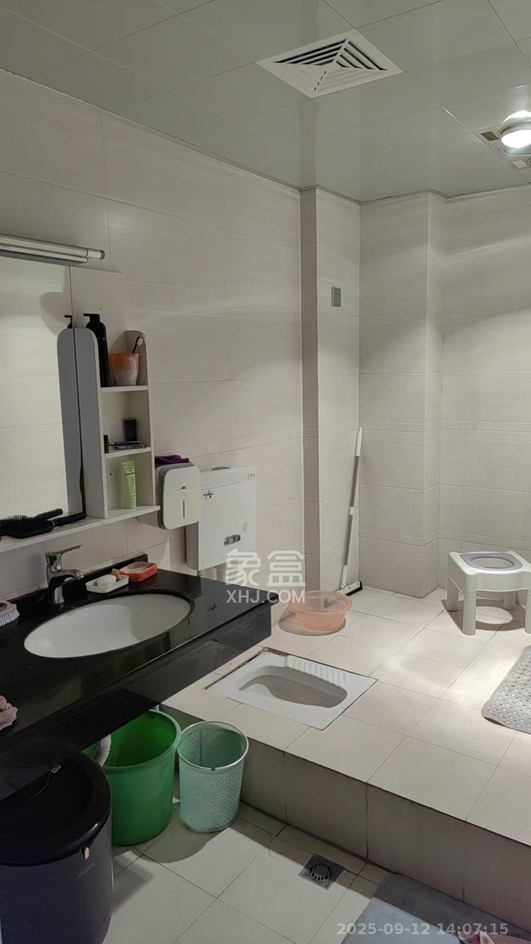 开源鑫景 3室2厅2卫 2200.0元/月 开源鑫景 3室2厅2卫 2200.0元/月室内图