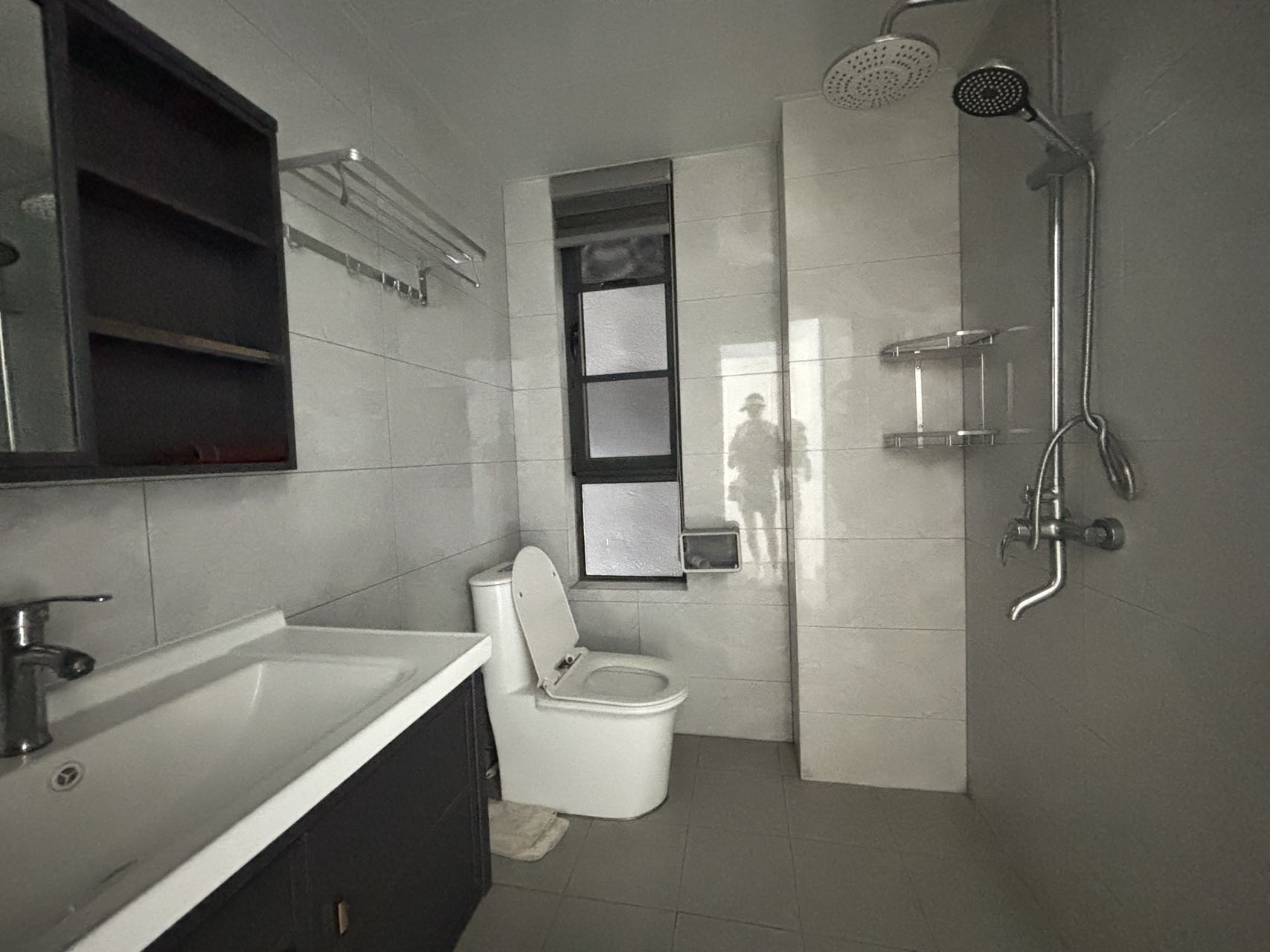 大华锦绣海岸二期  3室2厅2卫    2300.0元/月 大华锦绣海岸二期  3室2厅2卫    2300.0元/月室内图