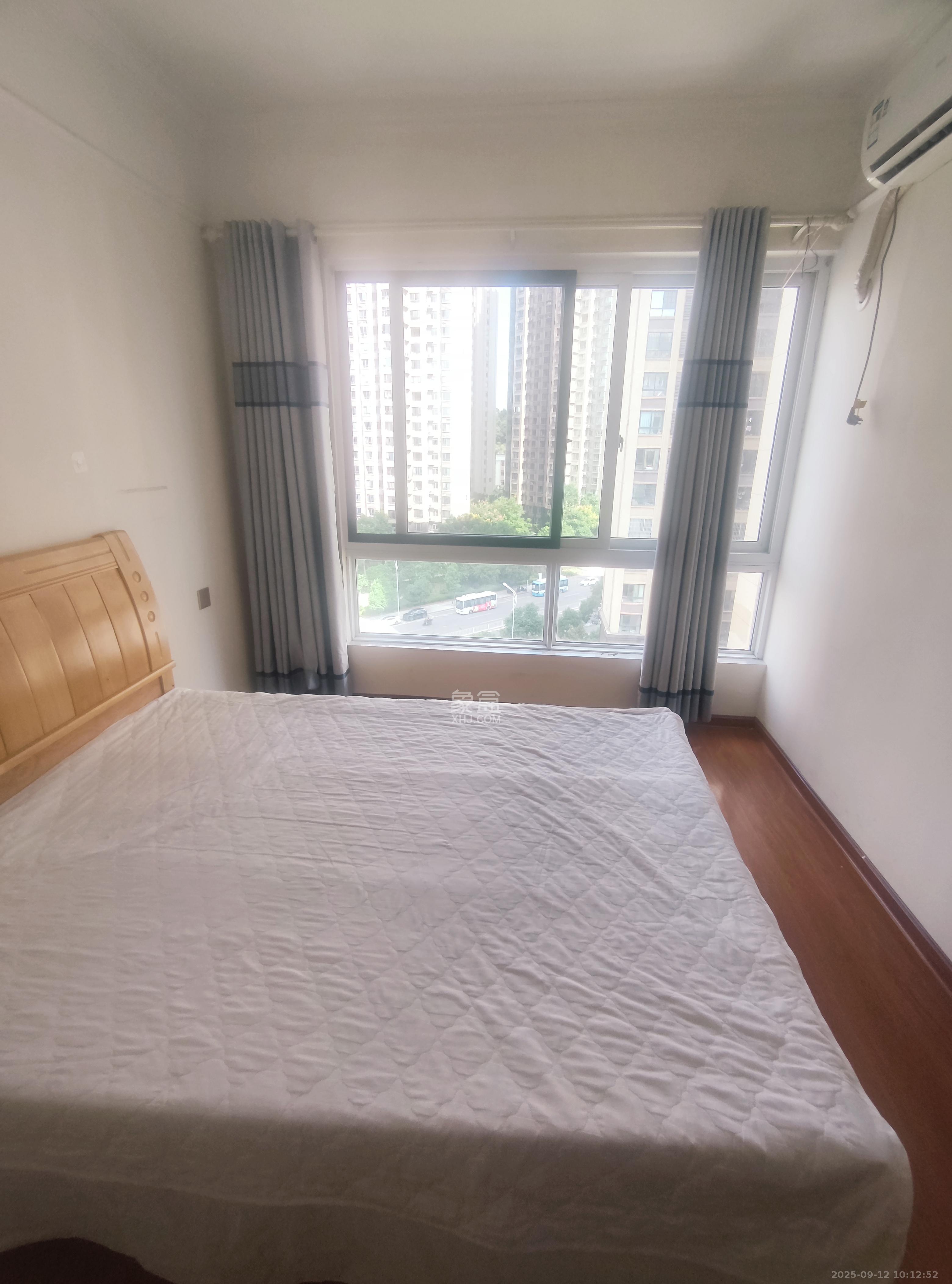 天麓尚层  4室2厅2卫    3000.0元/月室内图