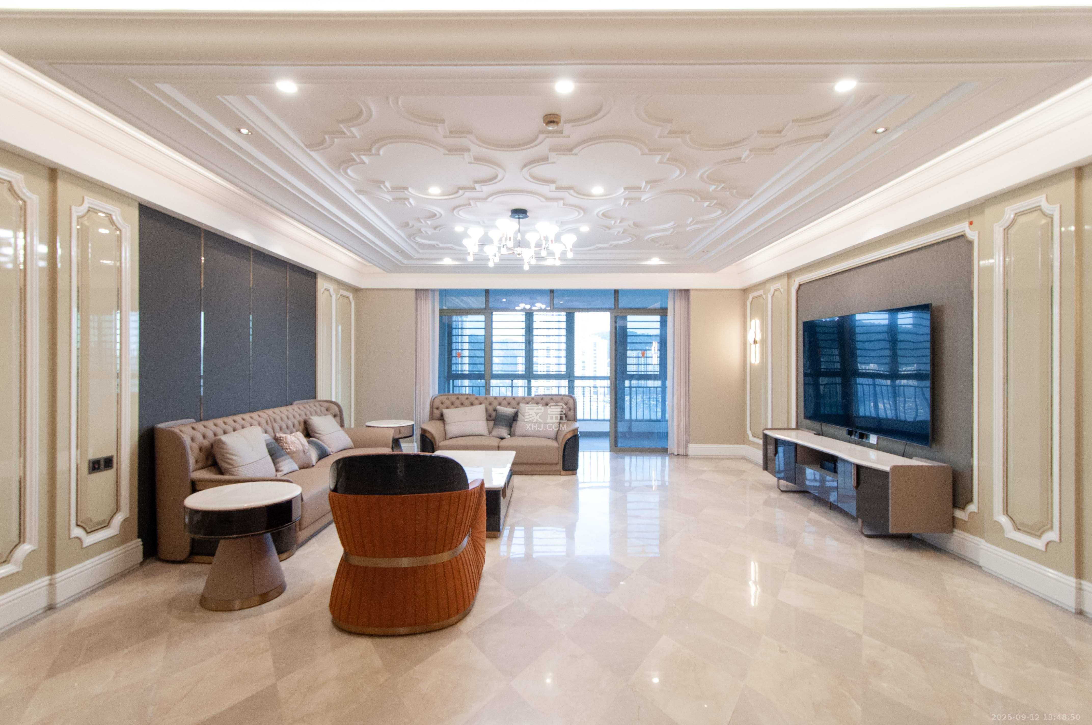 梅溪湖金茂府(金茂广场)(金茂览秀城)  5室2厅4卫    980.0万 梅溪湖金茂府(金茂广场)(金茂览秀城)  5室2厅4卫    980.0万