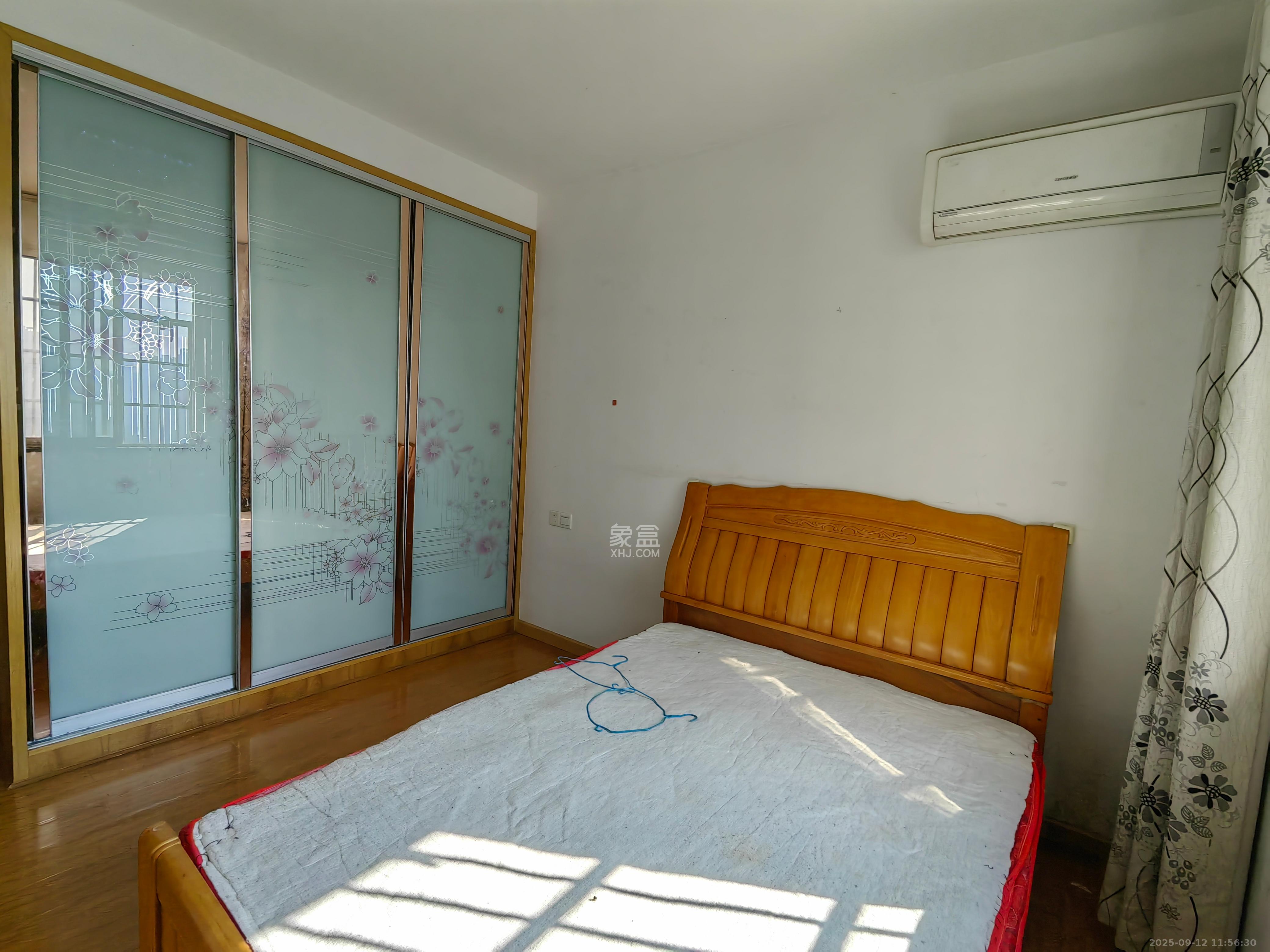 麓谷锦和园 3室2厅1卫 2200.0元/月 麓谷锦和园 3室2厅1卫 2200.0元/月室内图