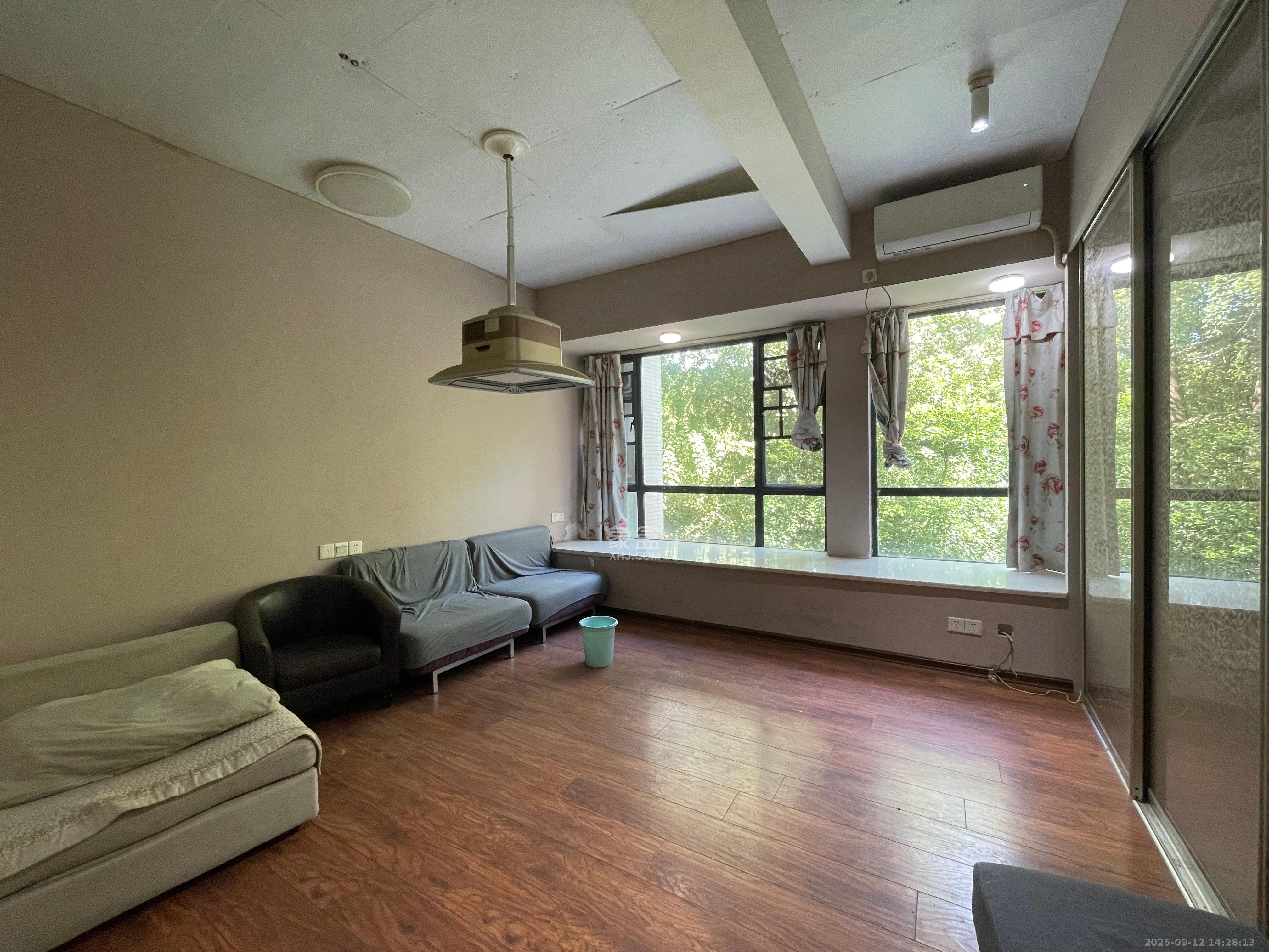 藏珑湖上国际花园 1室2厅2卫 3280.0元/月 藏珑湖上国际花园 1室2厅2卫 3280.0元/月室内图