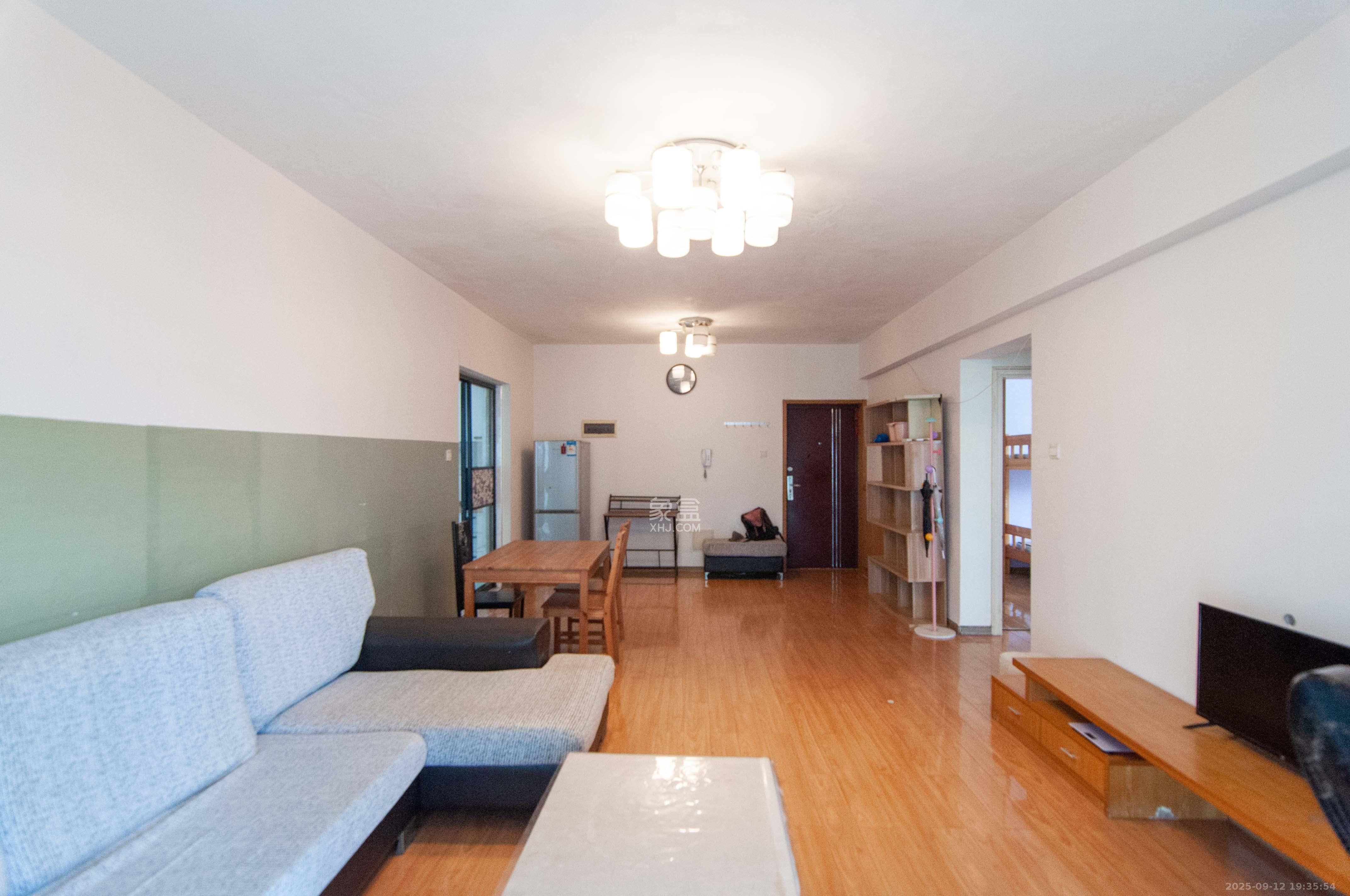 高鑫麓城  2室2厅1卫    78.8万客厅