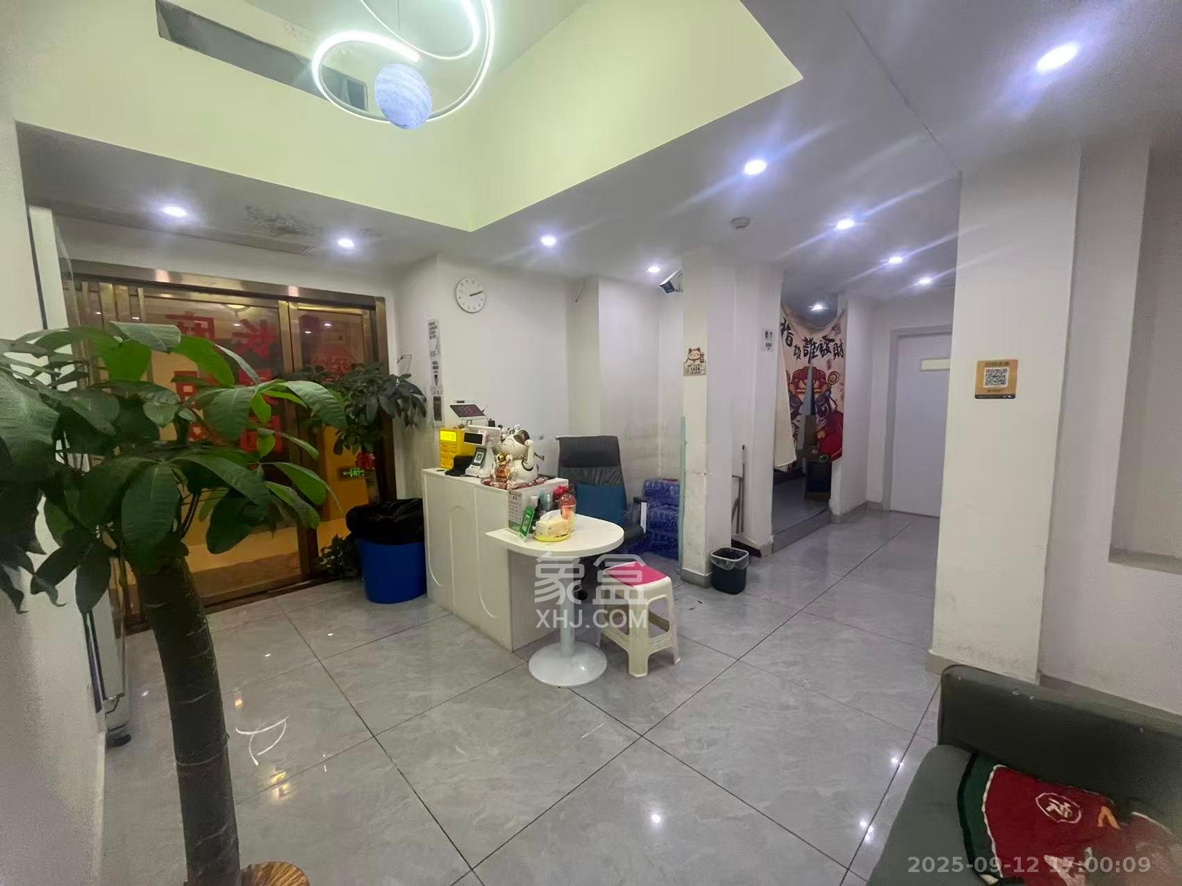 万坤图财富广场  1室1厅1卫    8500.0元/月室内图