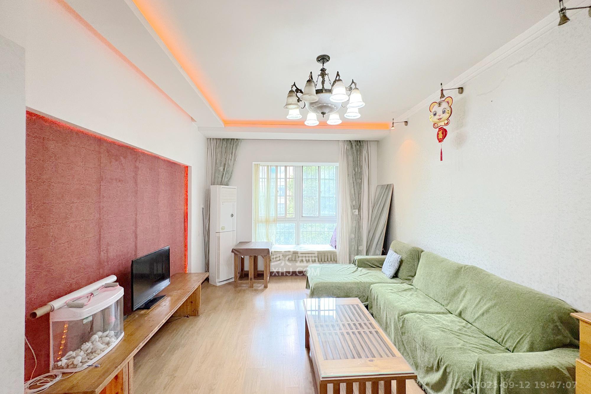 滨湖嘉园(湖滨小区)  3室2厅2卫    100.0万 滨湖嘉园(湖滨小区)  3室2厅2卫    100.0万客厅