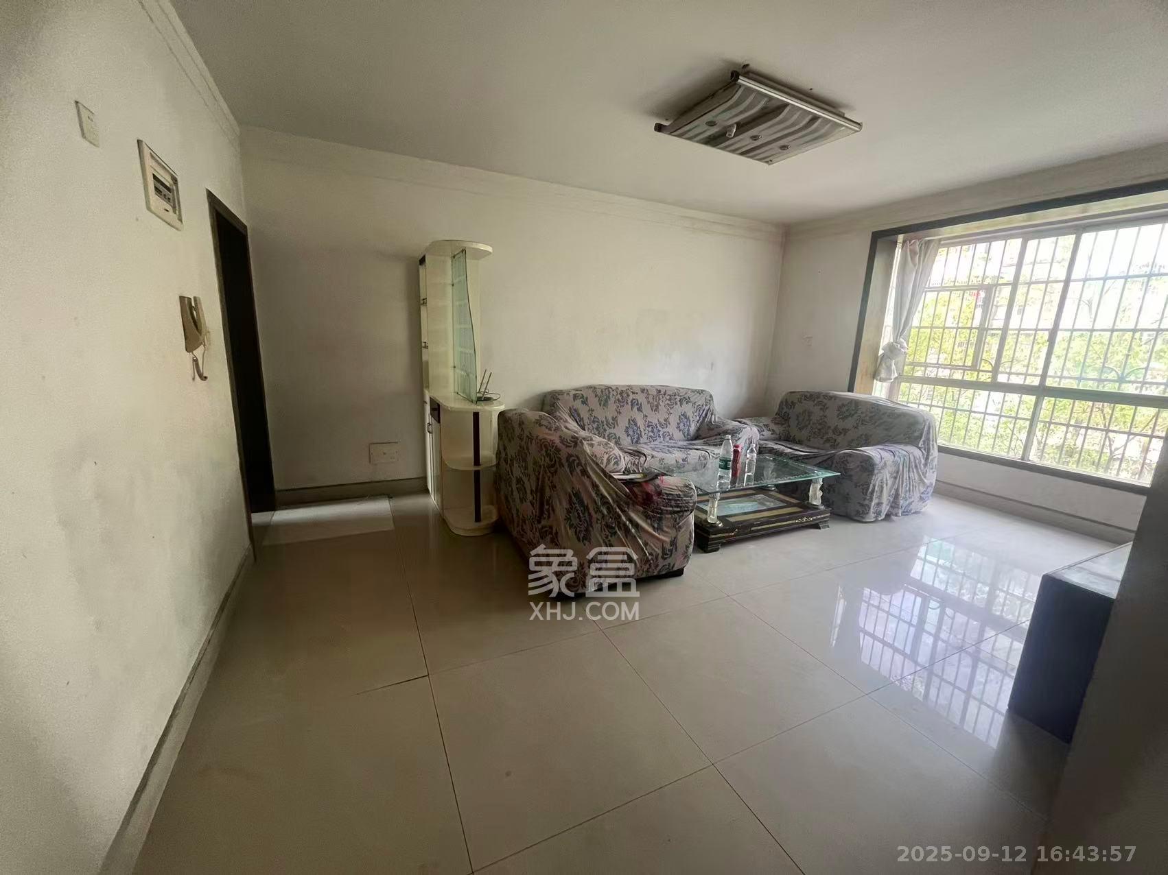 新星小区 3室2厅2卫 1700.0元/月 新星小区 3室2厅2卫 1700.0元/月室内图