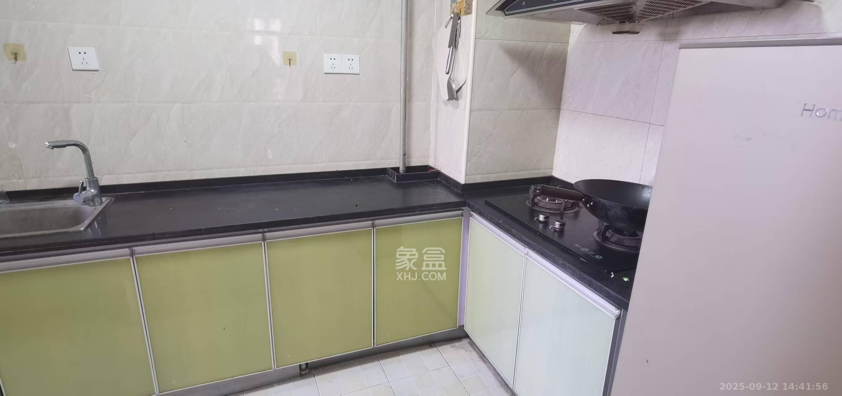 和泓梅溪四季 3室2厅1卫 2400.0元/月 和泓梅溪四季 3室2厅1卫 2400.0元/月室内图