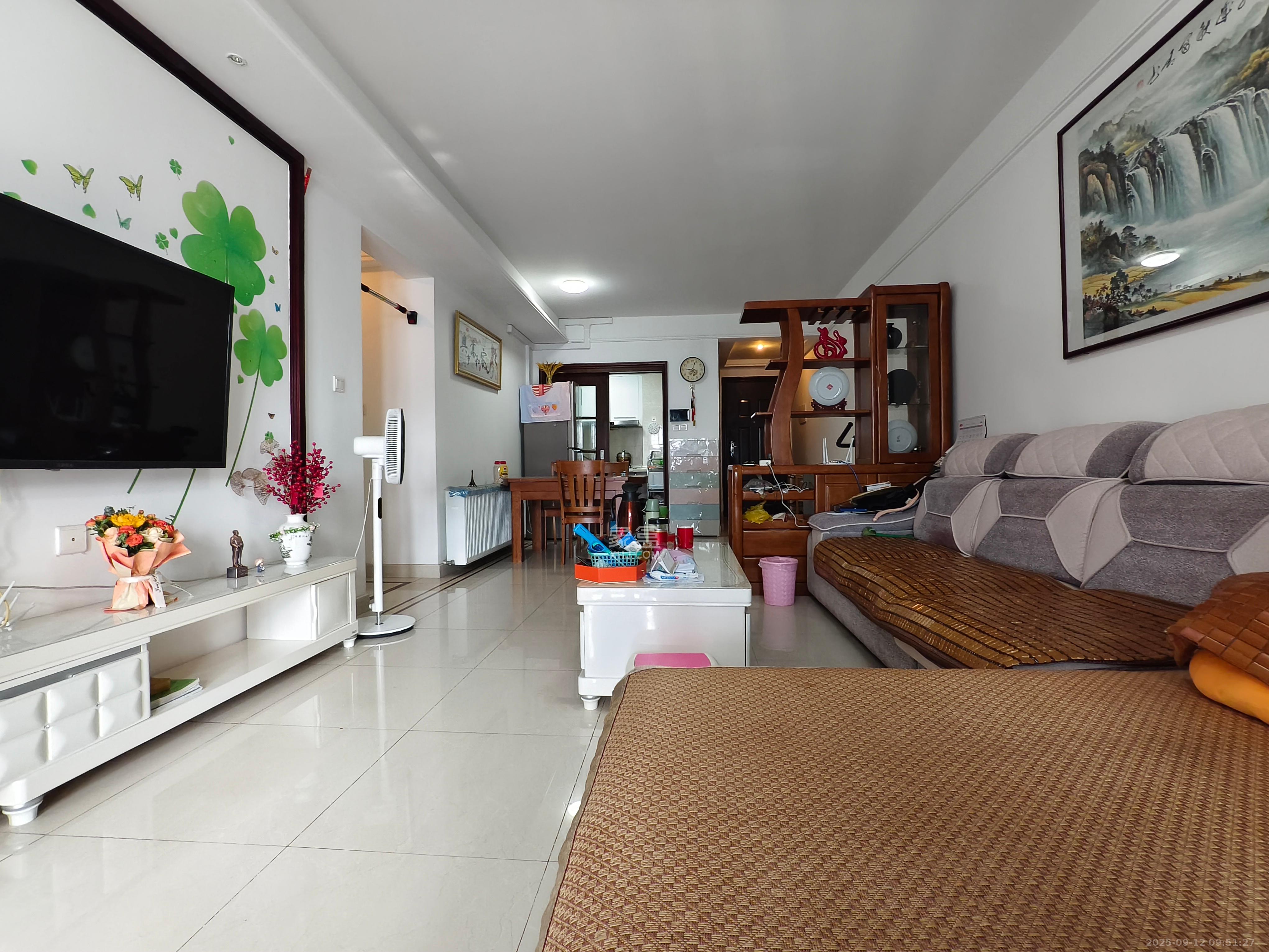 中海国际三期  1室2厅2卫    2100.0元/月室内图