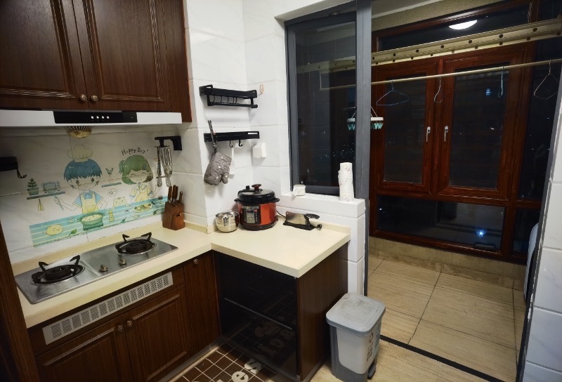 碧桂园一、二期(中央首府) 3室2厅1卫 2800.0元/月 碧桂园一、二期(中央首府) 3室2厅1卫 2800.0元/月室内图