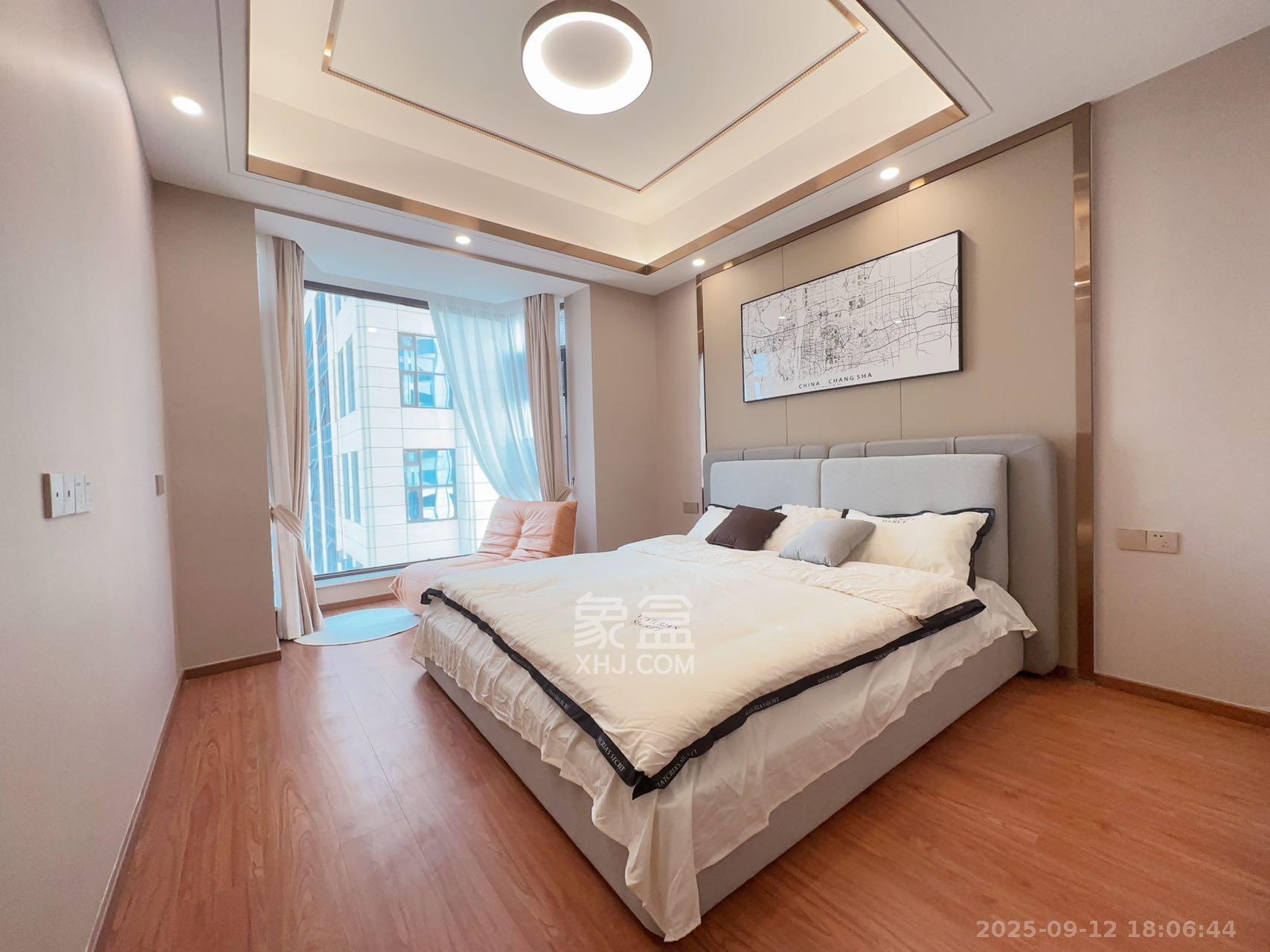 富兴时代御城  4室2厅2卫    7500.0元/月室内图