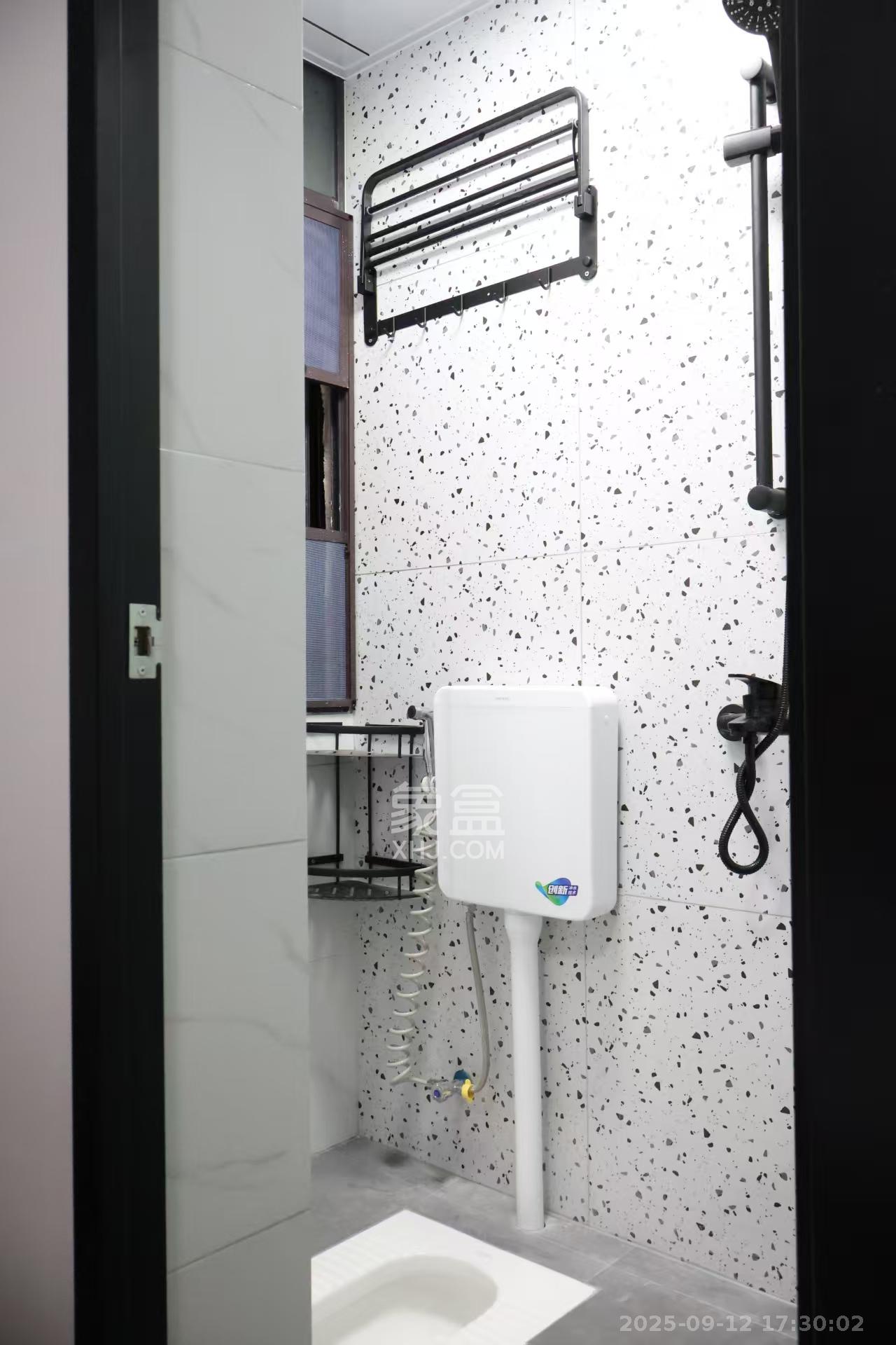 燕珑新寓  1室1厅1卫   1700.00元/月室内图