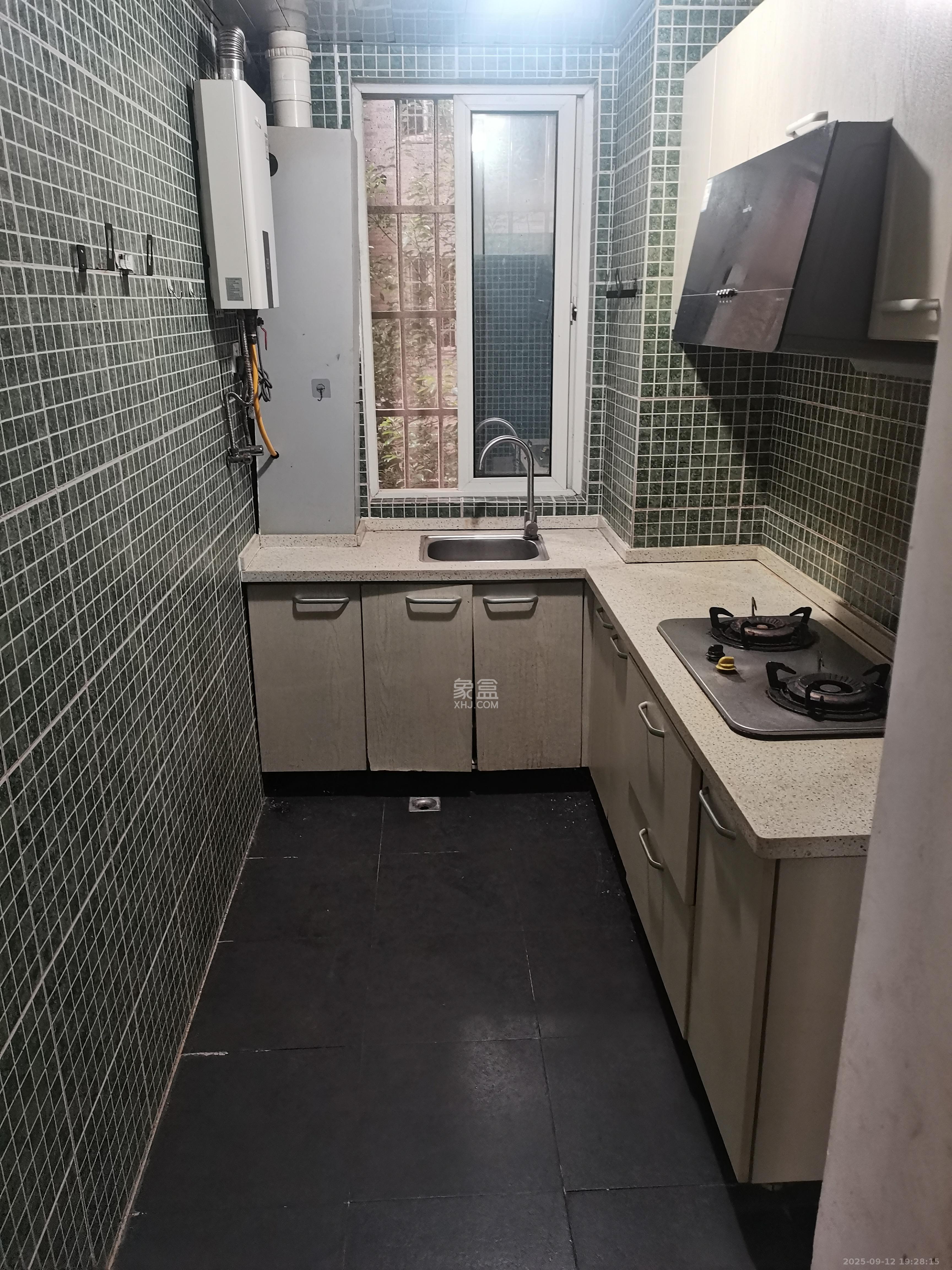 未来蜂巢  2室2厅1卫    1300.0元/月 未来蜂巢  2室2厅1卫    1300.0元/月室内图