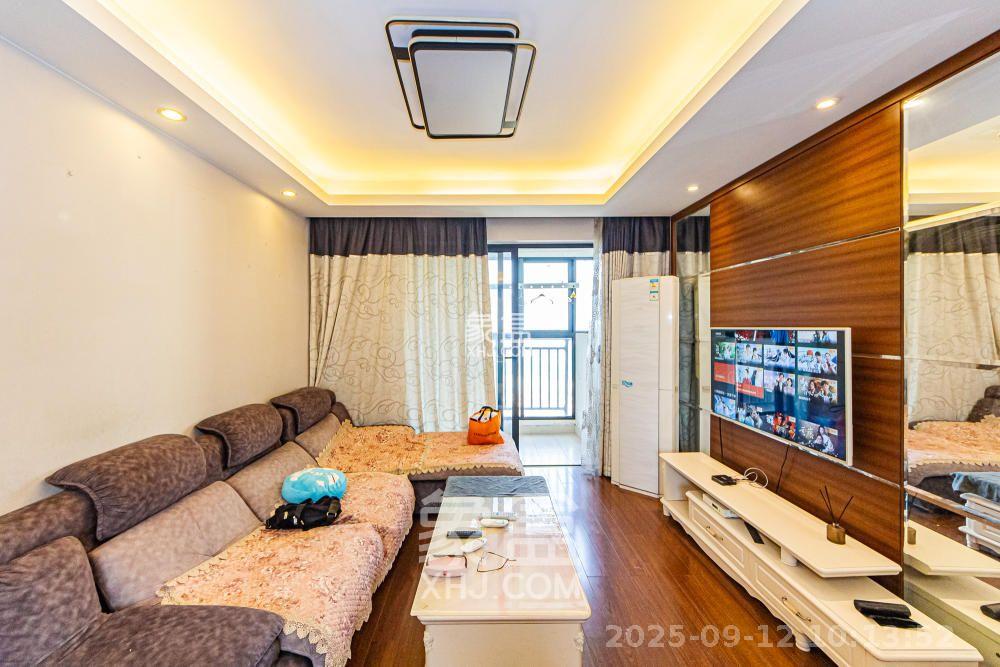 万科城 3室2厅1卫 2600.0元/月 万科城 3室2厅1卫 2600.0元/月室内图