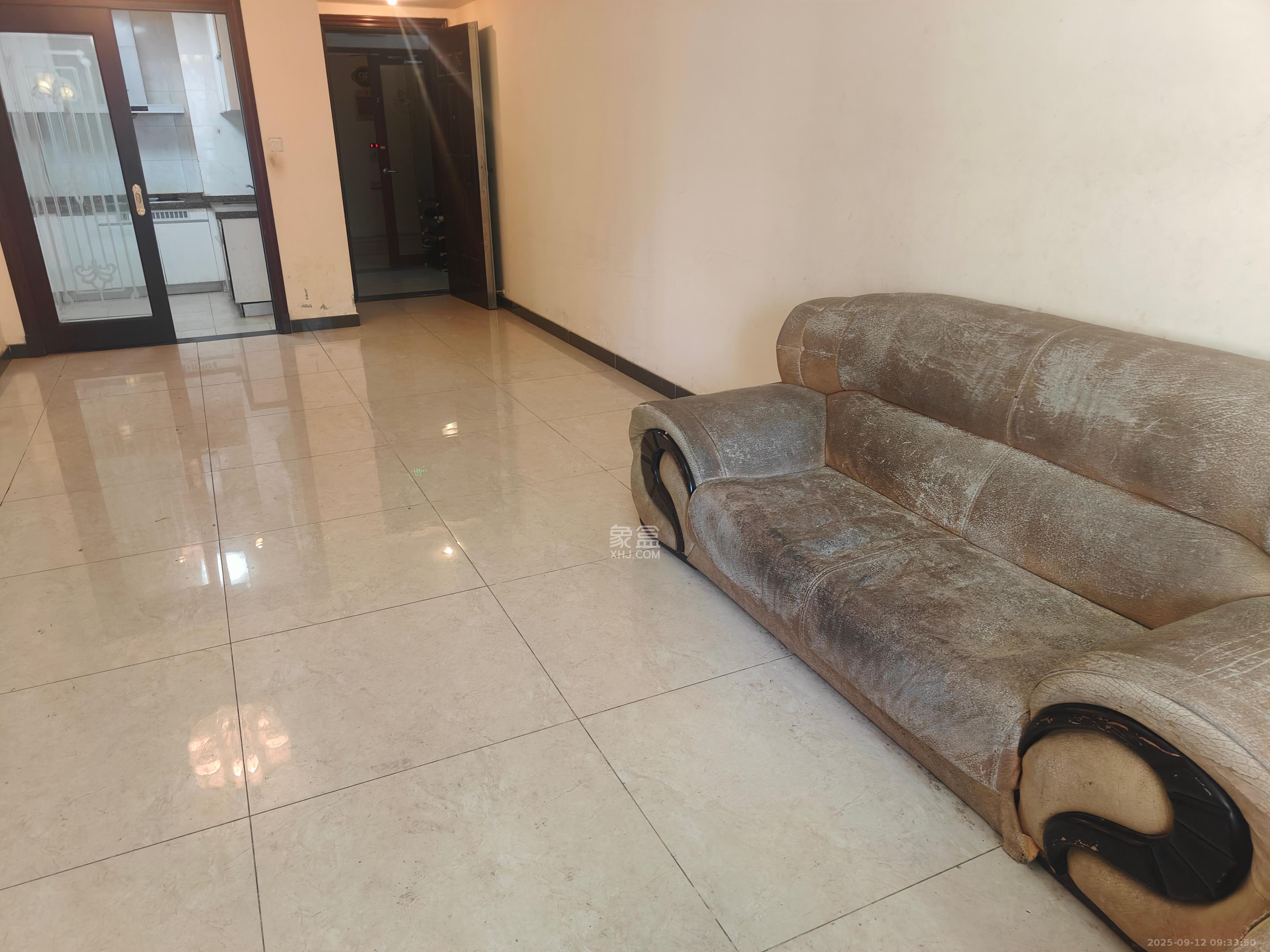 恒大翡翠华庭 2室2厅1卫 2000.0元/月 恒大翡翠华庭 2室2厅1卫 2000.0元/月室内图