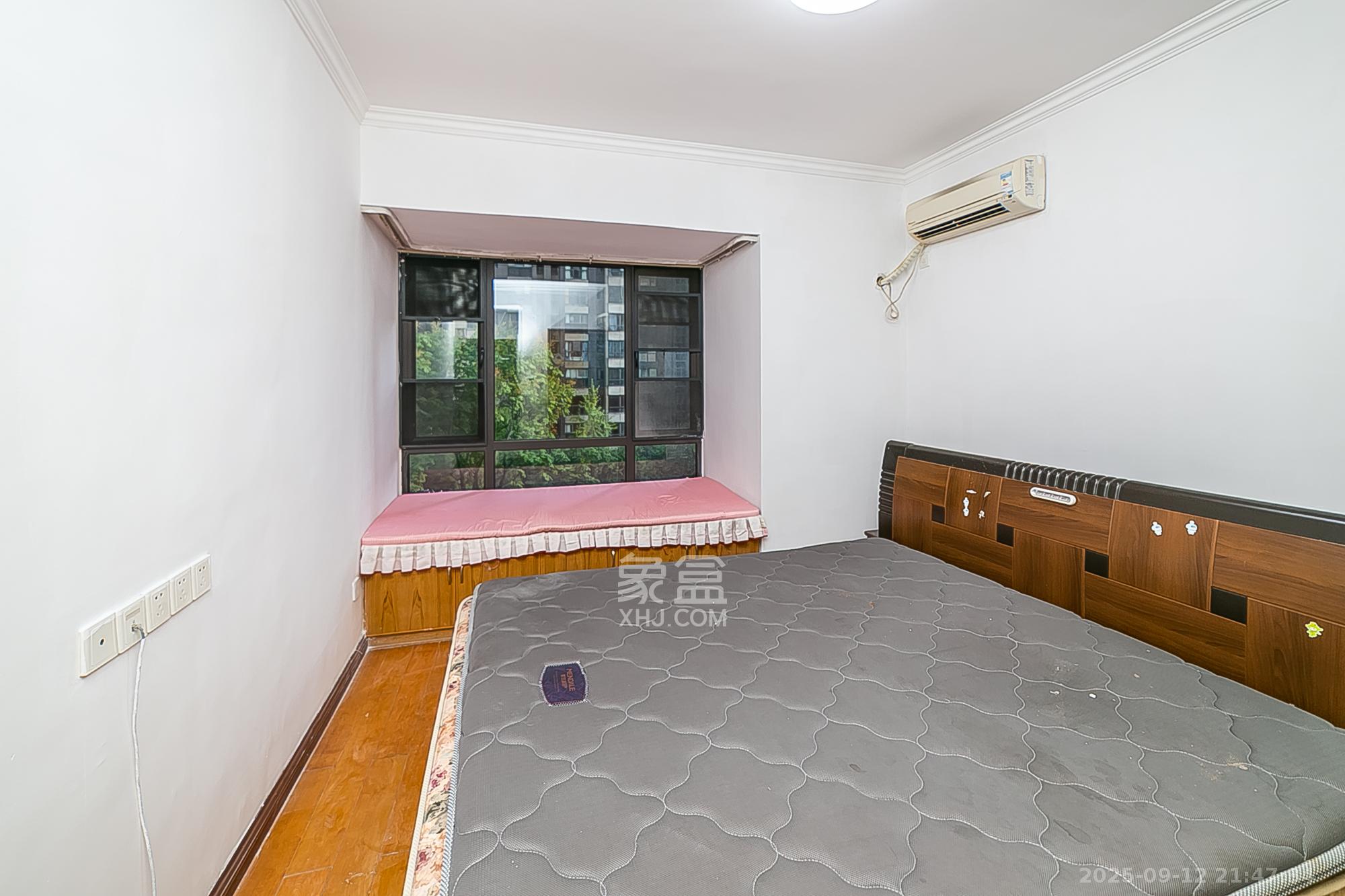 通用时代国际社区 3室2厅2卫 120.0万 通用时代国际社区 3室2厅2卫 120.0万卧室