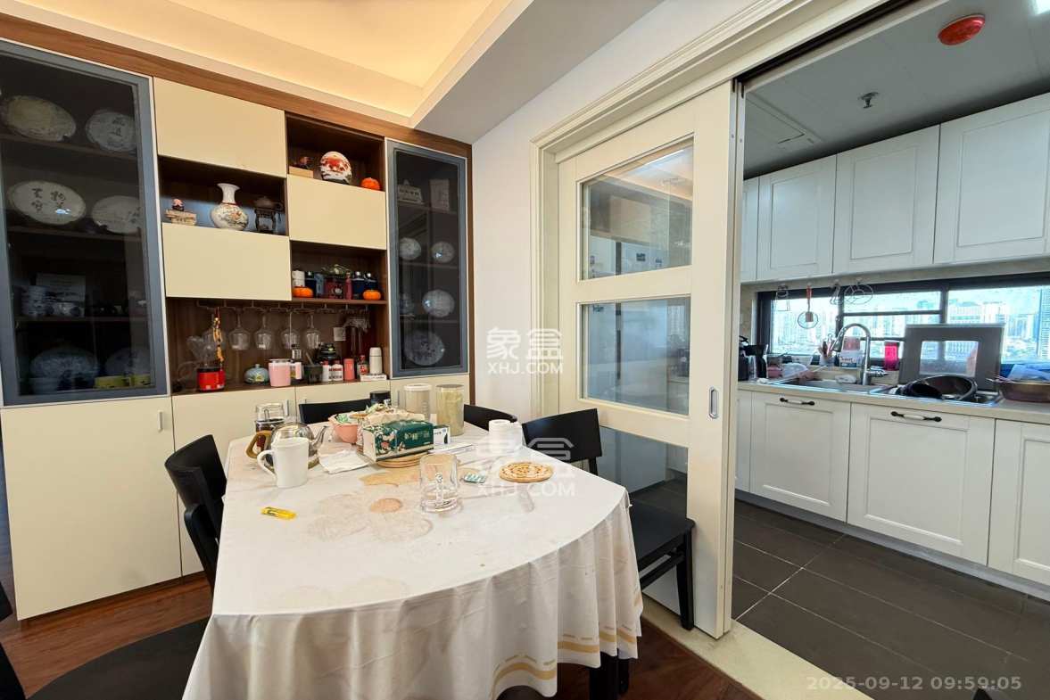 万科里金域国际 4室2厅1卫 5500.0元/月 万科里金域国际 4室2厅1卫 5500.0元/月室内图