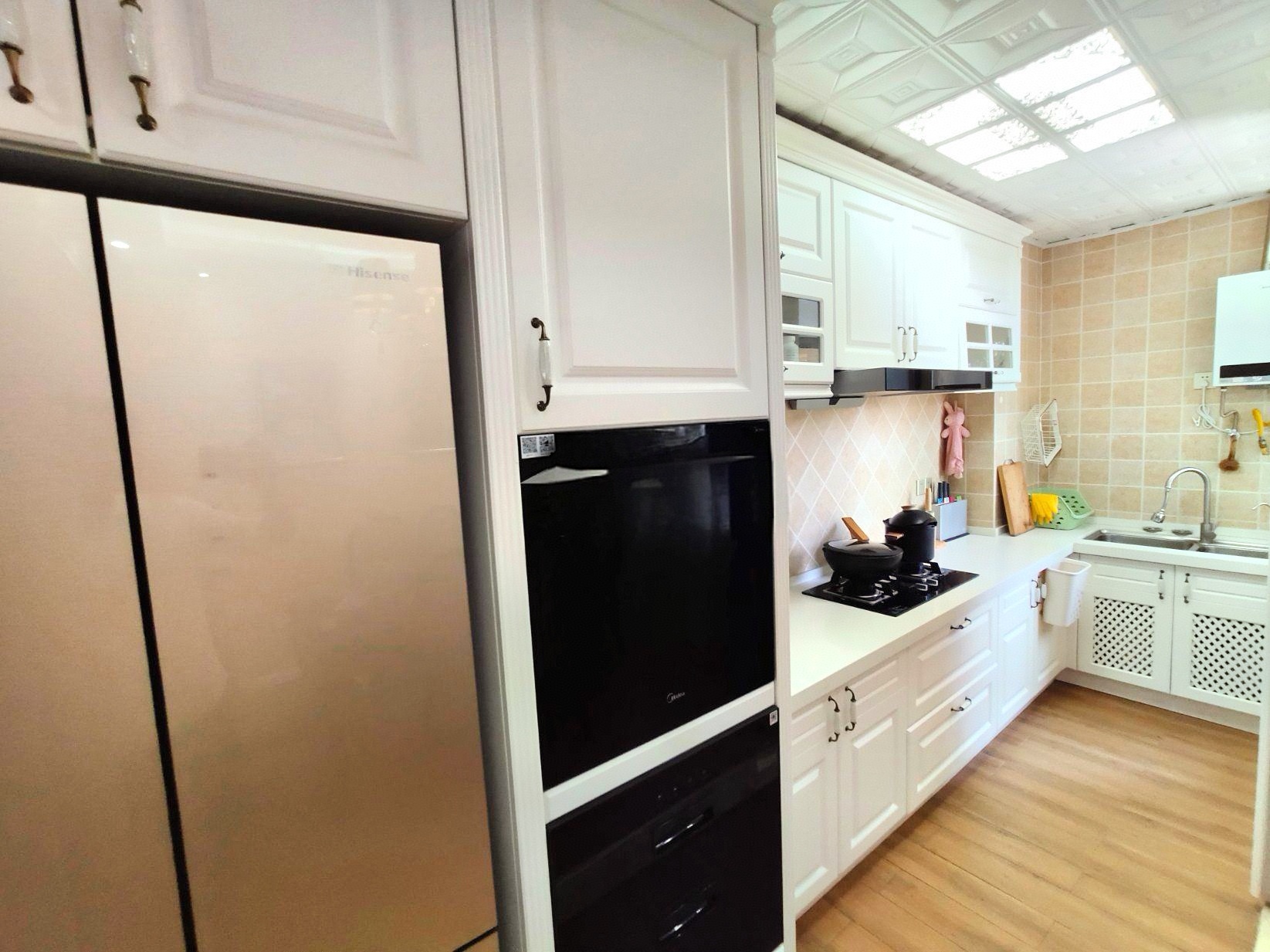 丽景天下一期  2室2厅2卫    2200.0元/月室内图