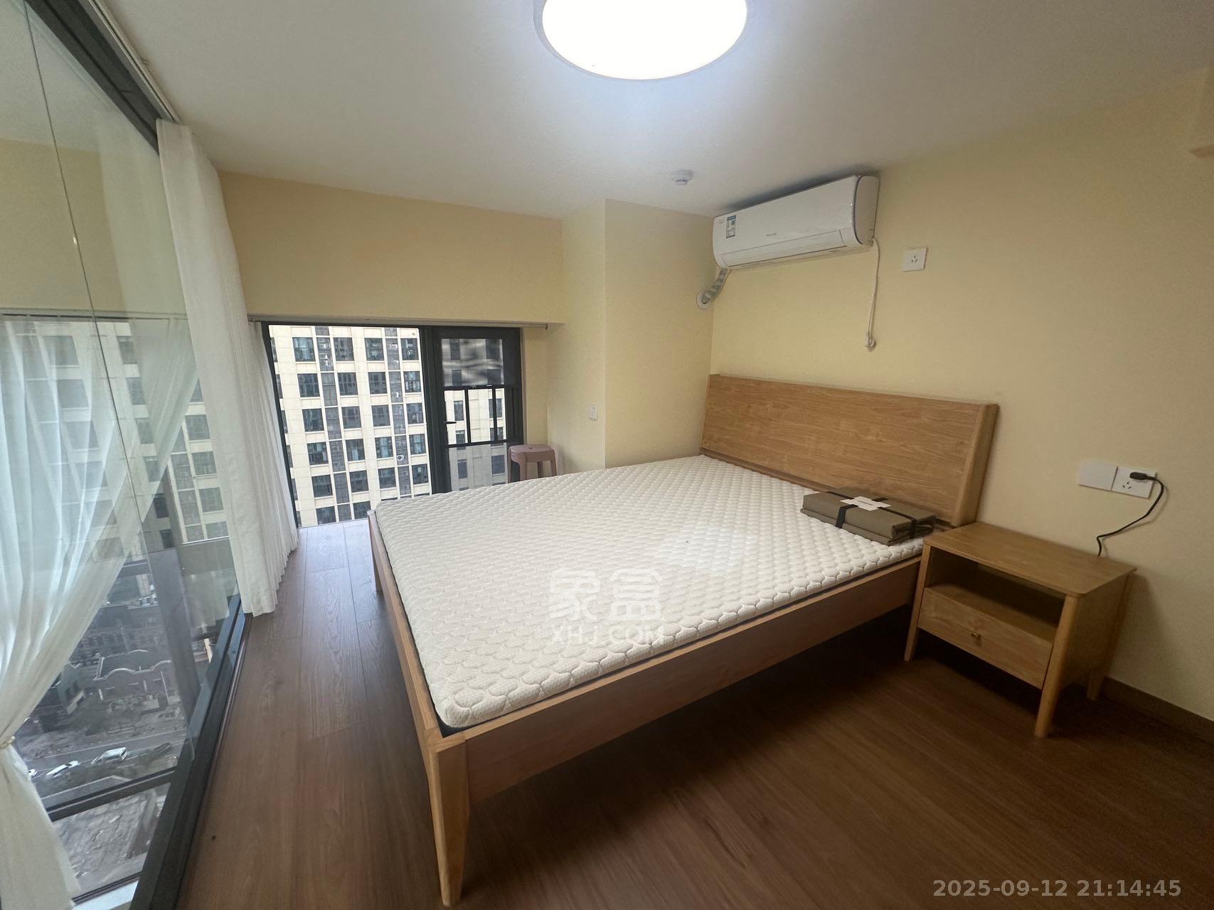 世茂璀璨天城公寓  3室2厅2卫    2800.0元/月室内图