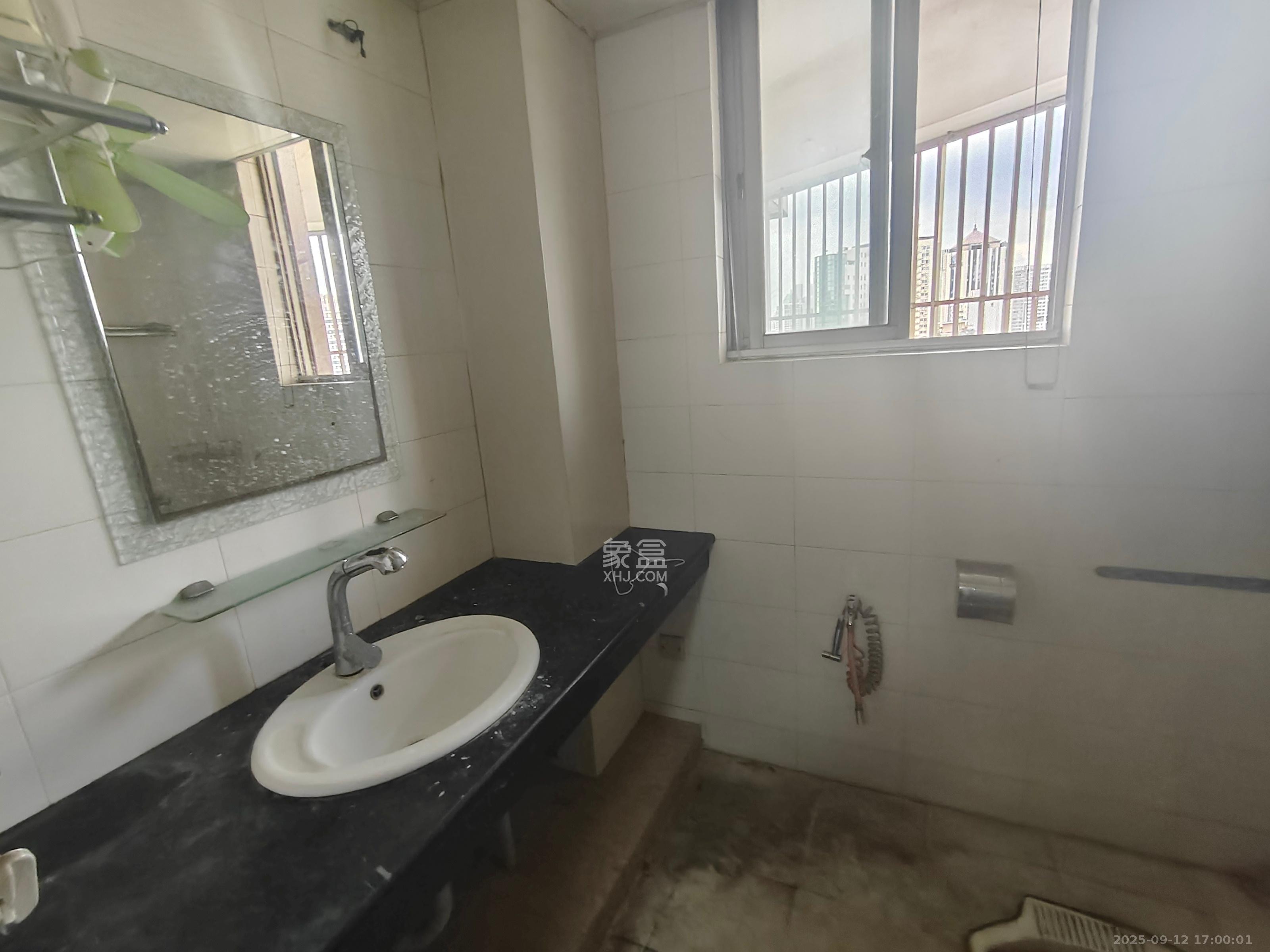 省建苑小区  4室1厅1卫    3200.0元/月室内图