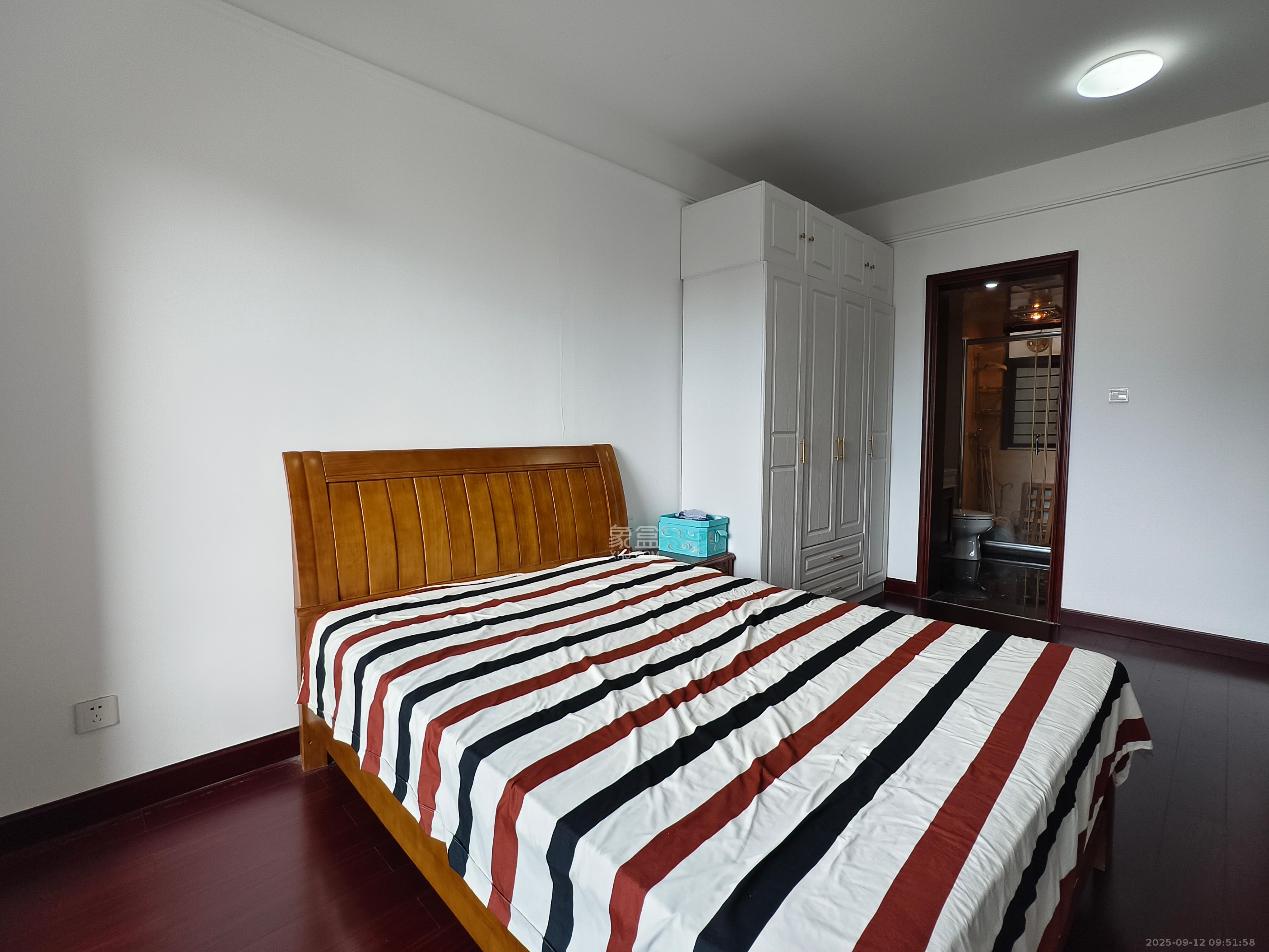 中海国际三期  1室2厅2卫    2100.0元/月室内图