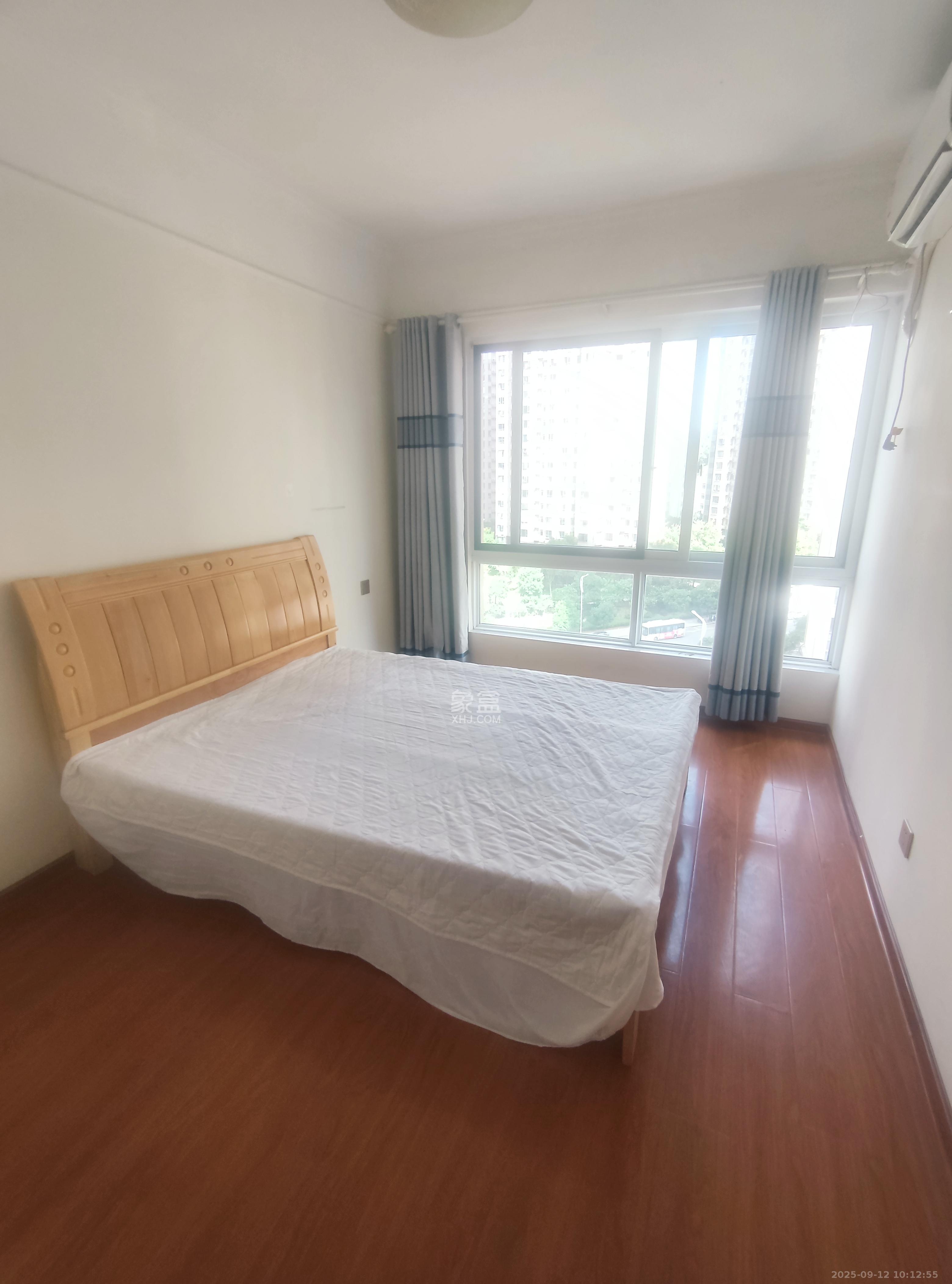 天麓尚层  4室2厅2卫    3000.0元/月室内图