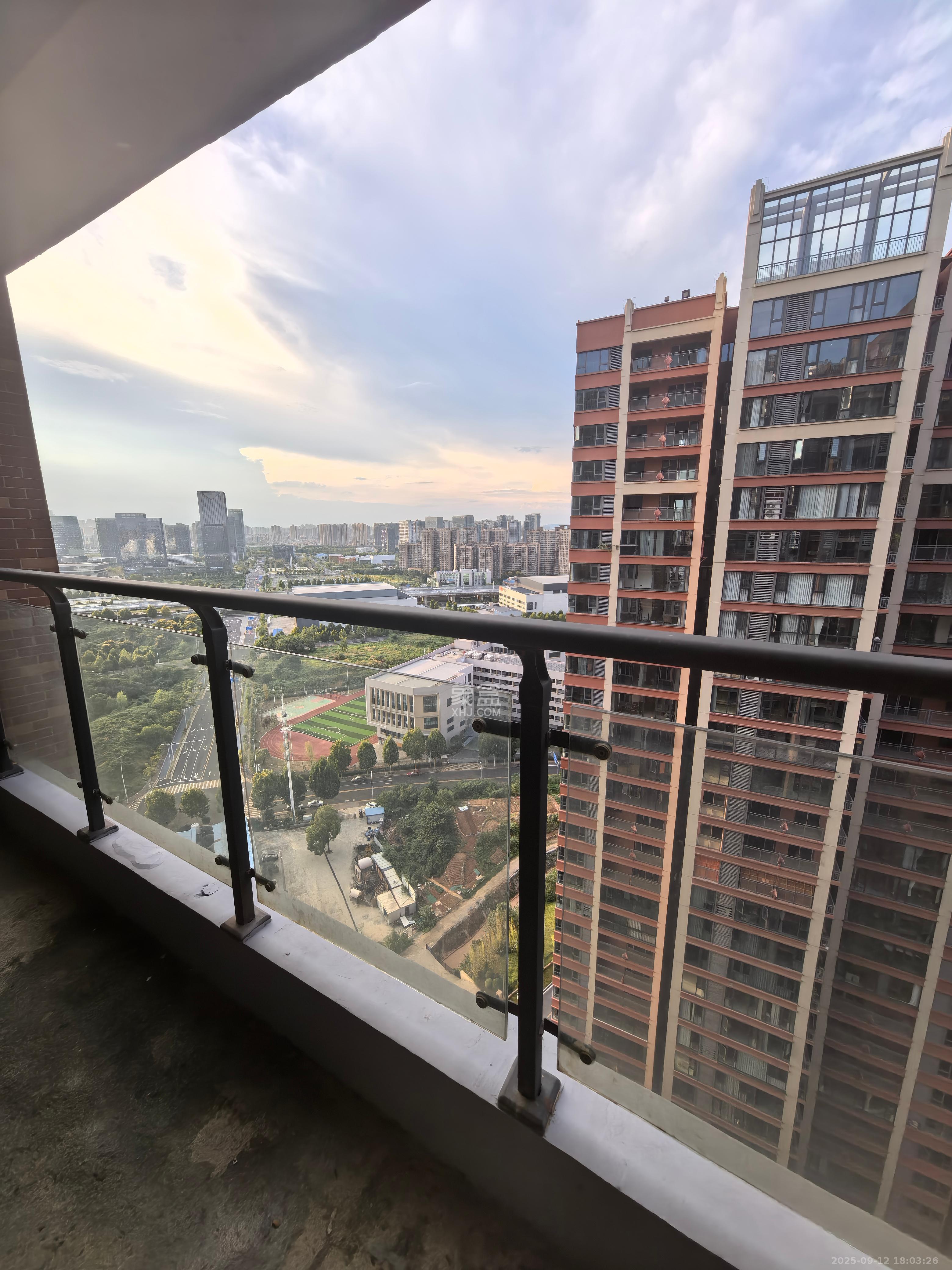 金色溪泉湾 3室2厅2卫 1500.0元/月 金色溪泉湾 3室2厅2卫 1500.0元/月室内图