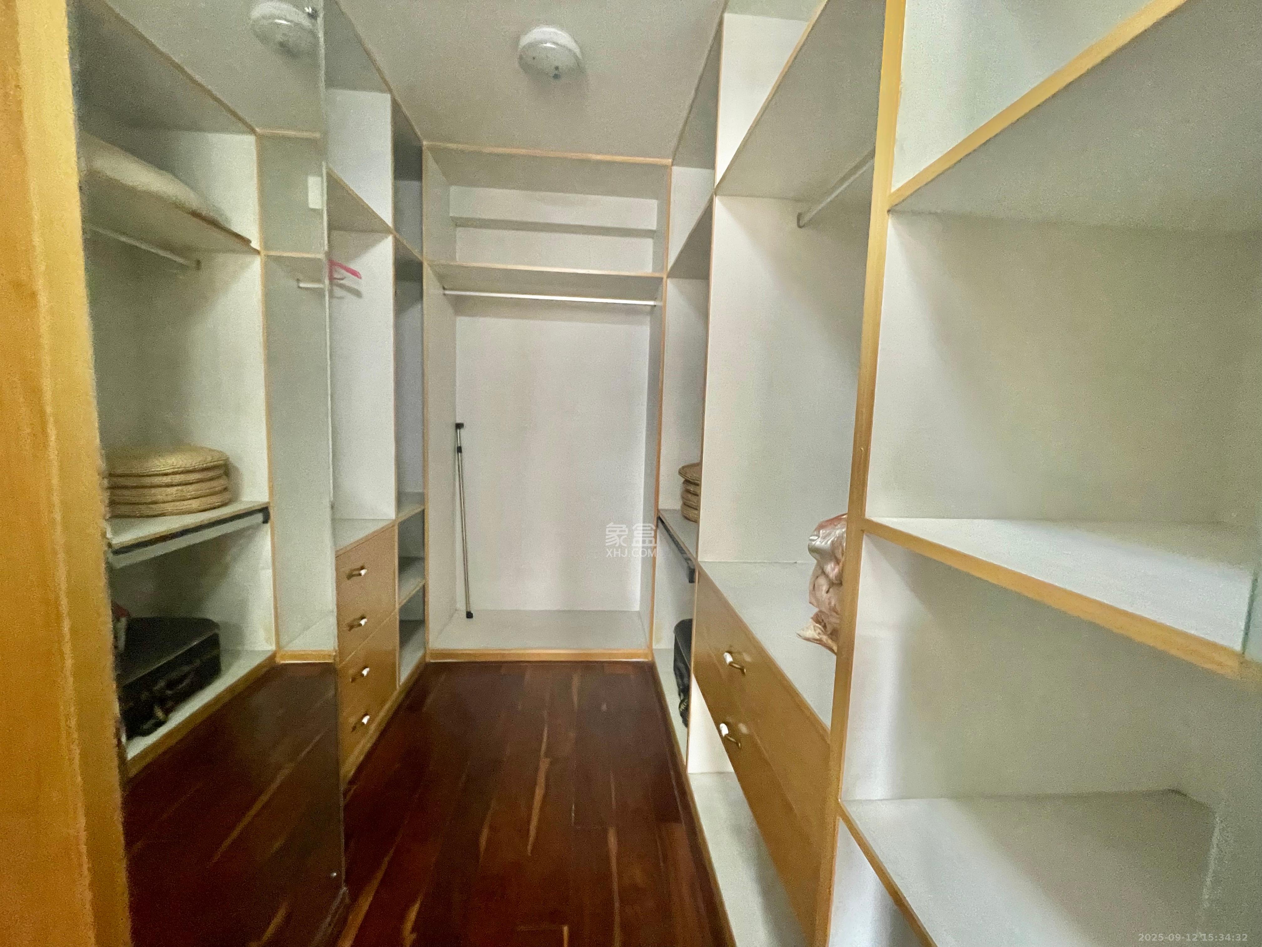 中江国际花城 3室2厅2卫 3200.0元/月 中江国际花城 3室2厅2卫 3200.0元/月室内图