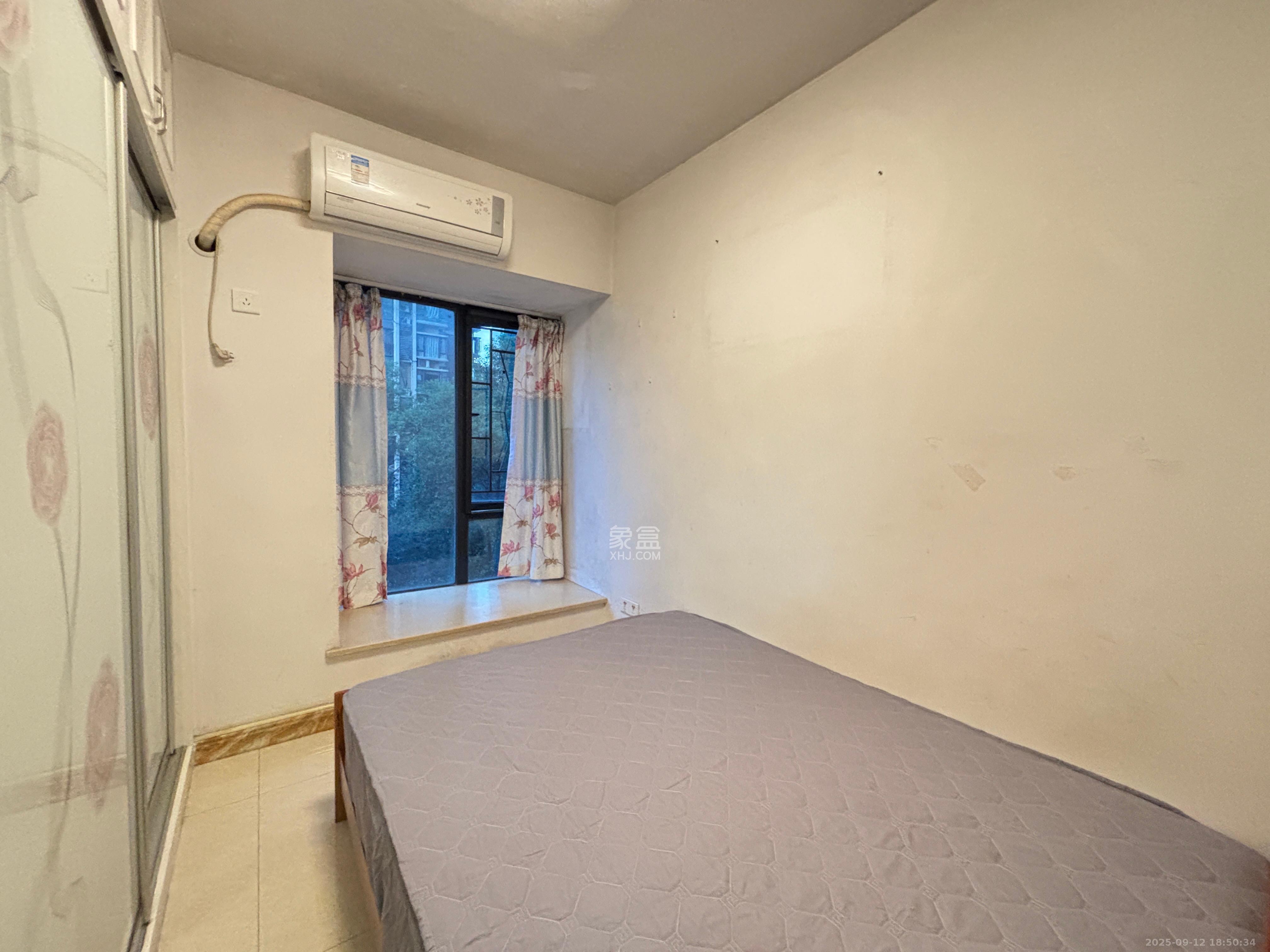 蓝山郡  3室2厅2卫    2300.0元/月 蓝山郡  3室2厅2卫    2300.0元/月室内图