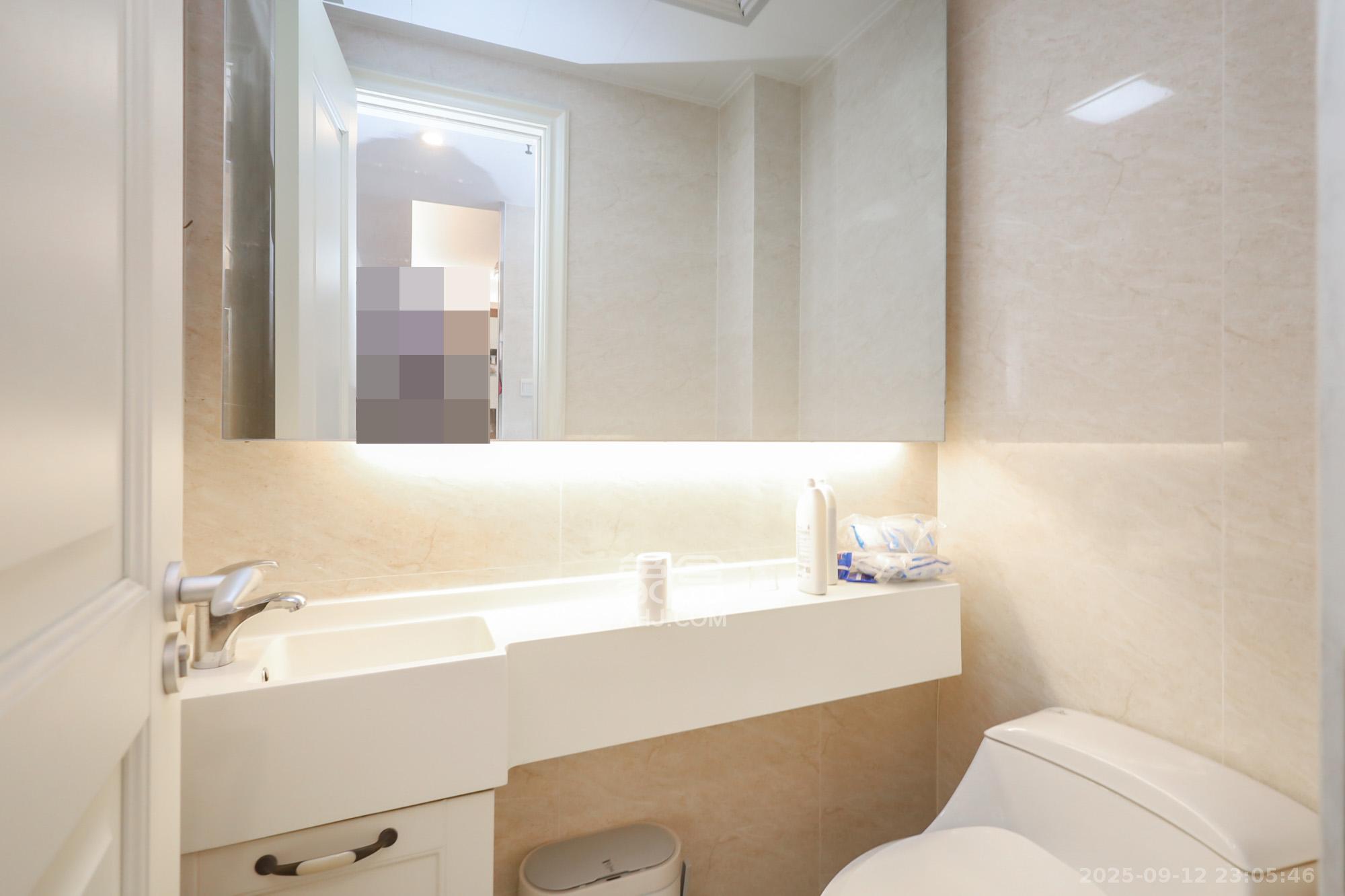 万科里金域国际  4室2厅2卫    260.0万 万科里金域国际  4室2厅2卫    260.0万卫生间