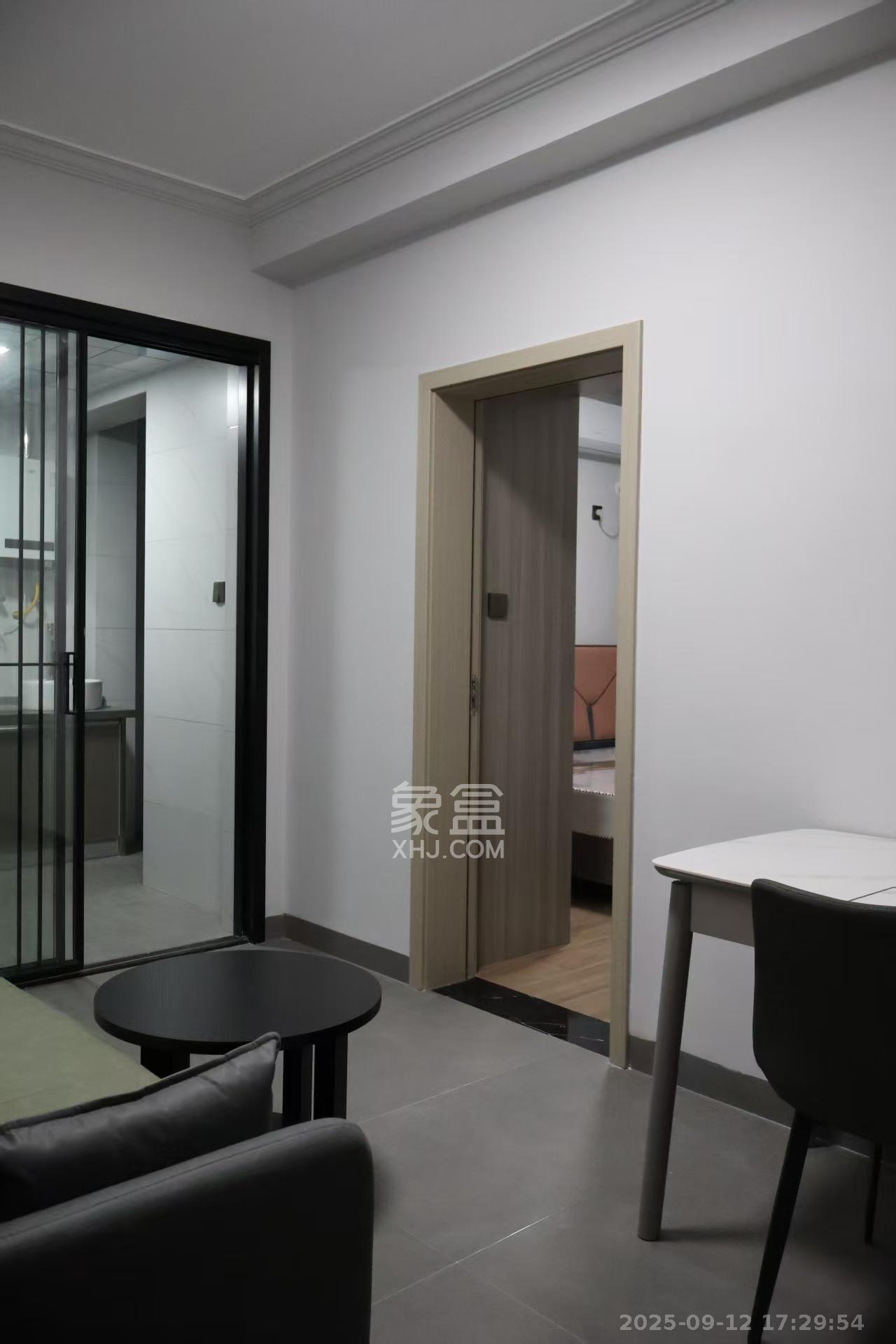 燕珑新寓  1室1厅1卫   1700.00元/月