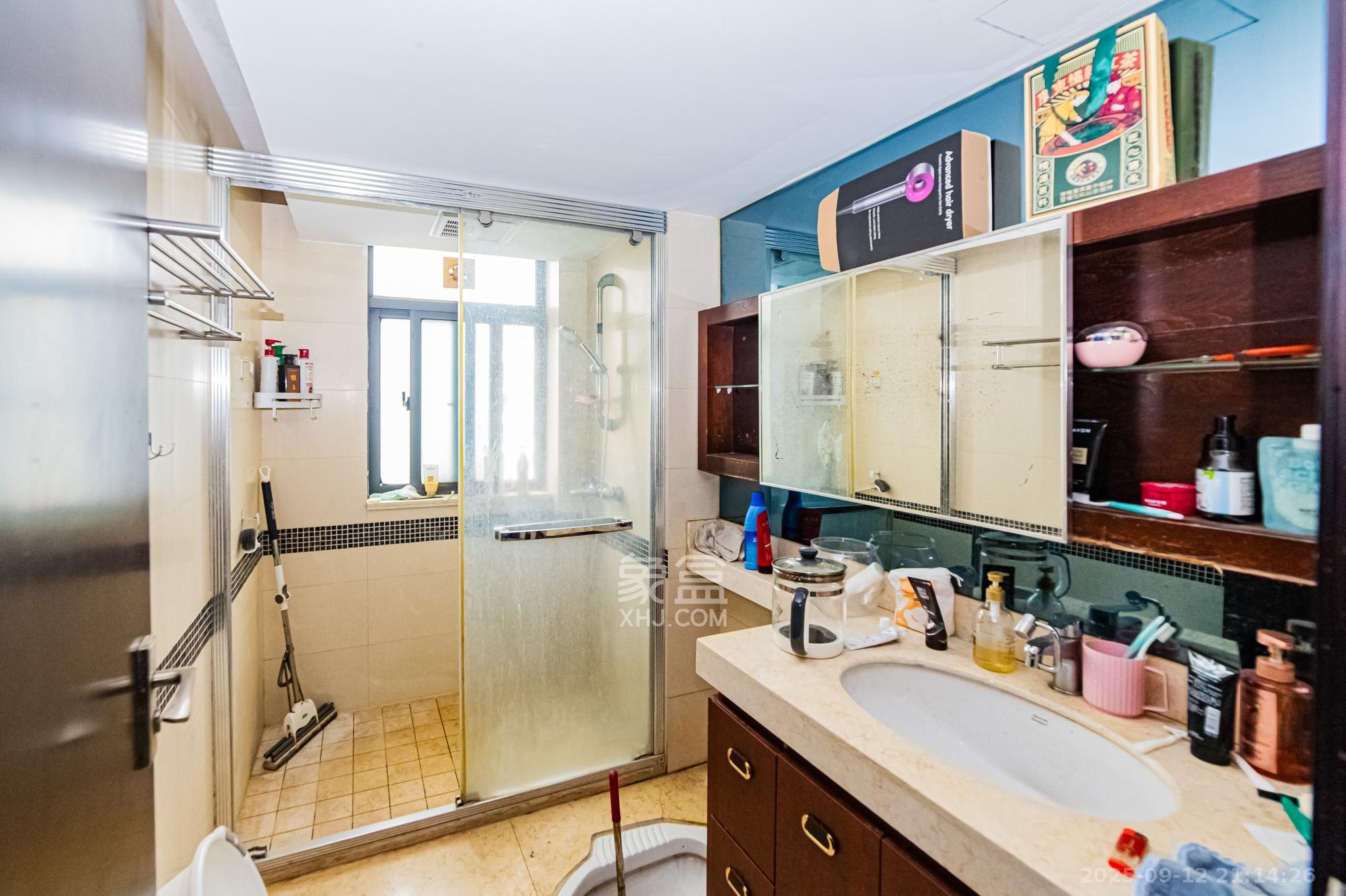 珠江花城二期扶水岸 3室2厅2卫 110.0万 珠江花城二期扶水岸 3室2厅2卫 110.0万卫生间